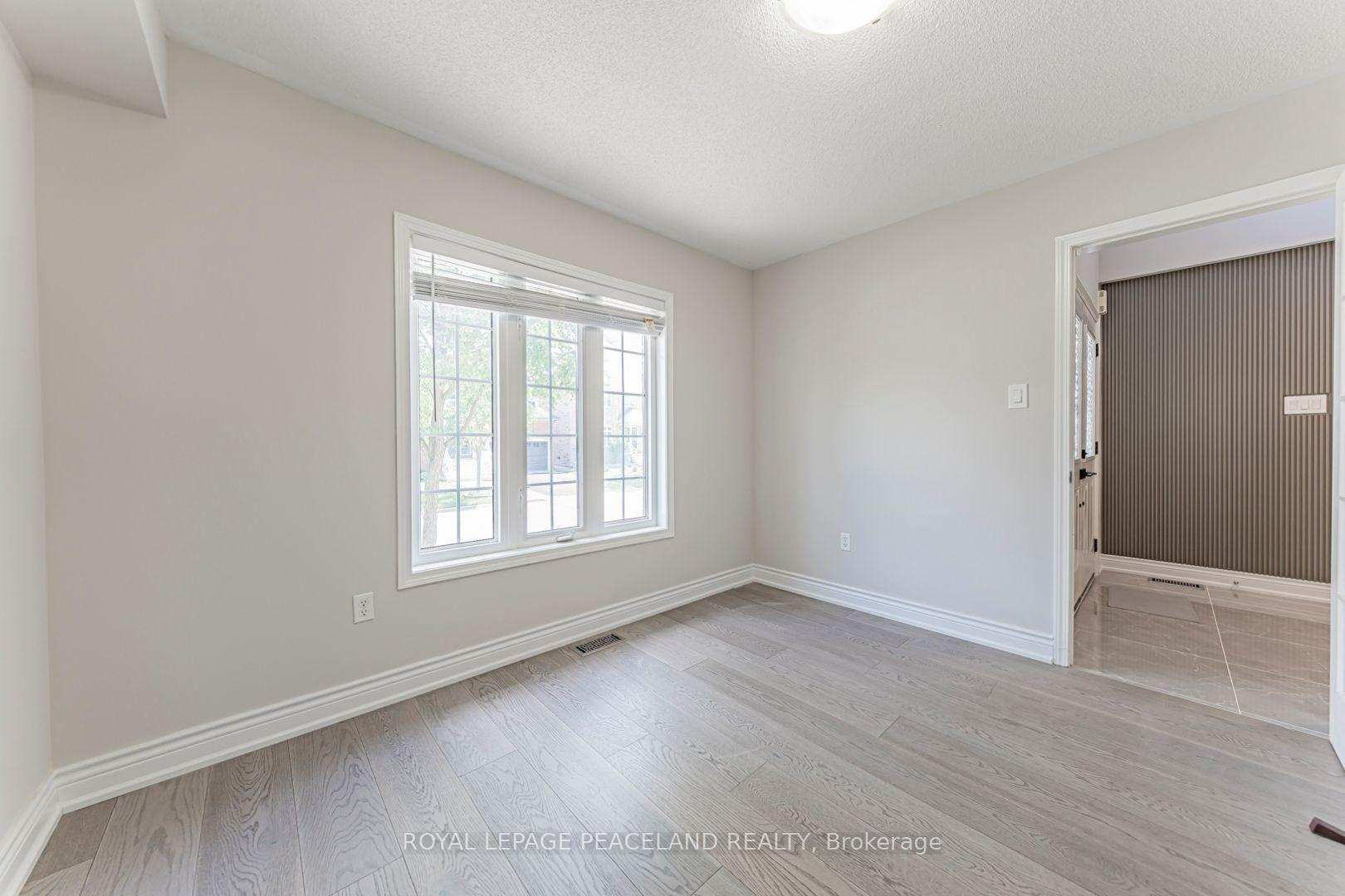 Photo 5 of 152 Flagstone Way, Newmarket, Woodland Hill — HOMEH