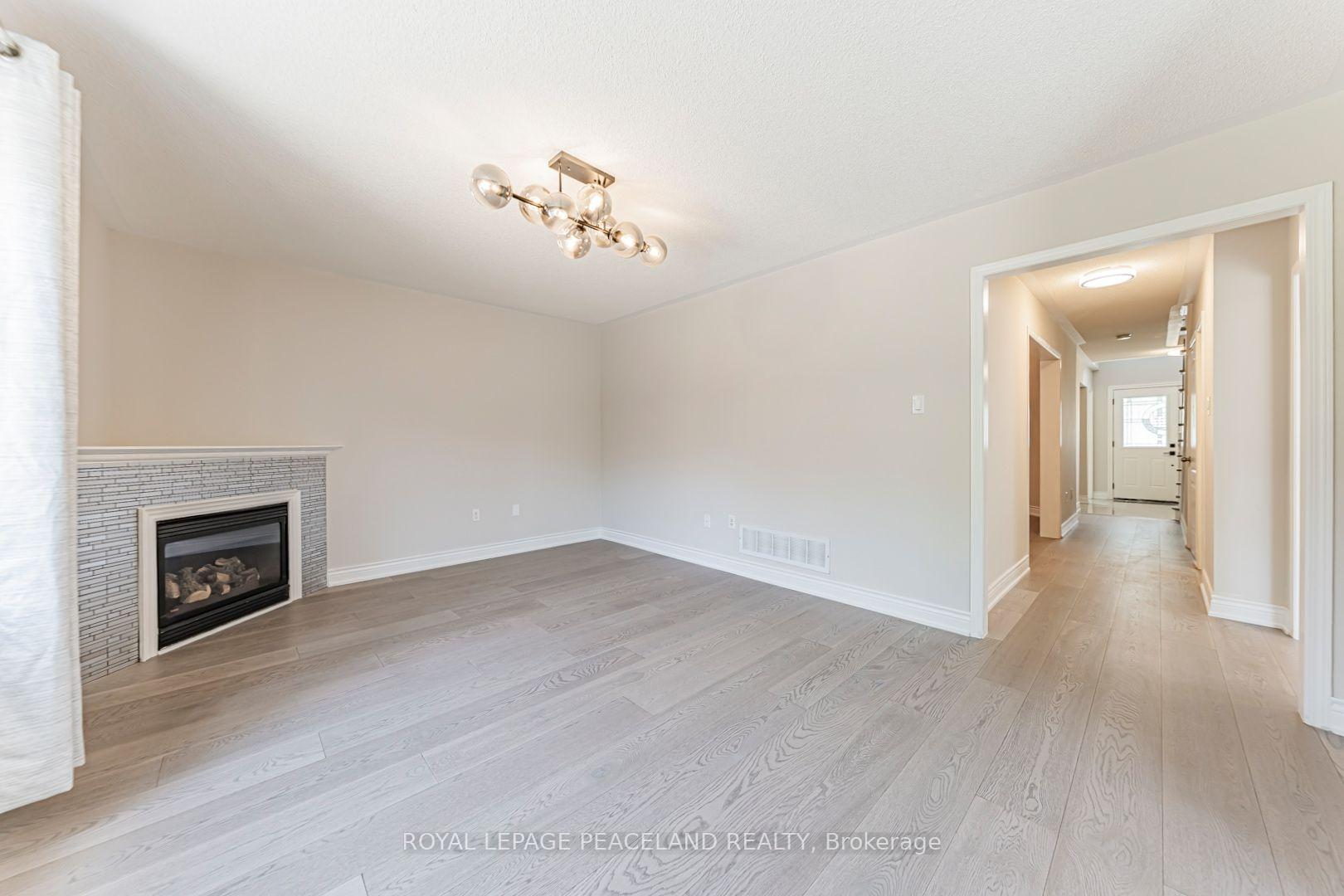 Photo 13 of 152 Flagstone Way, Newmarket, Woodland Hill — HOMEH