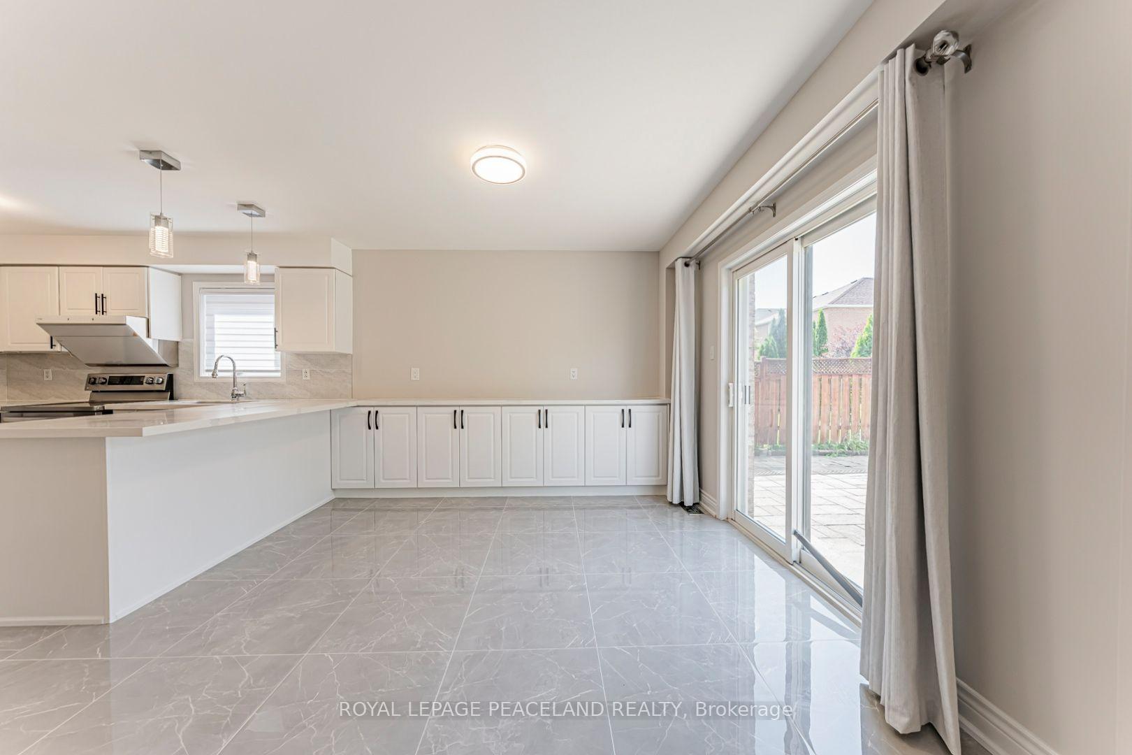 Photo 14 of 152 Flagstone Way, Newmarket, Woodland Hill — HOMEH