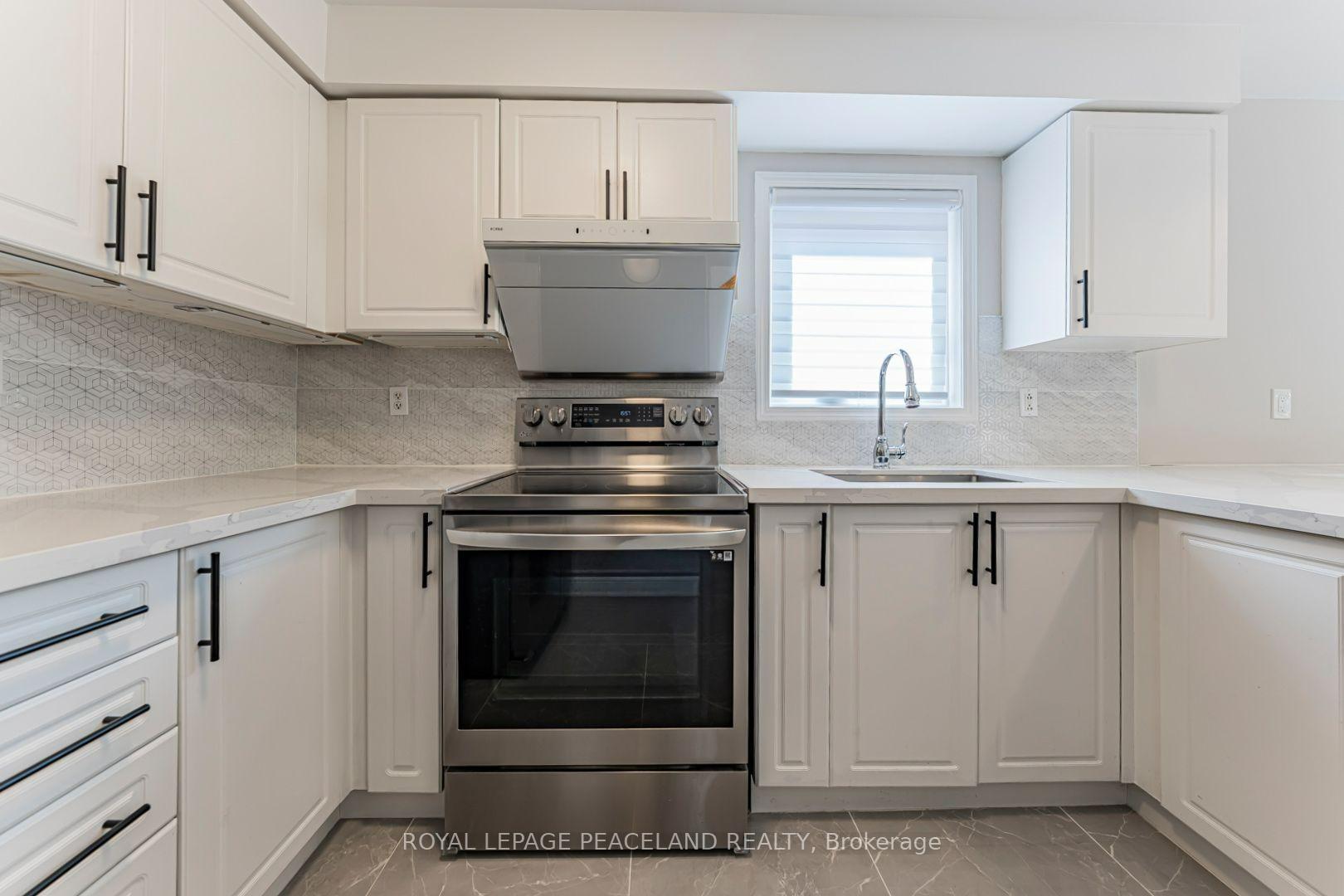 Photo 17 of 152 Flagstone Way, Newmarket, Woodland Hill — HOMEH