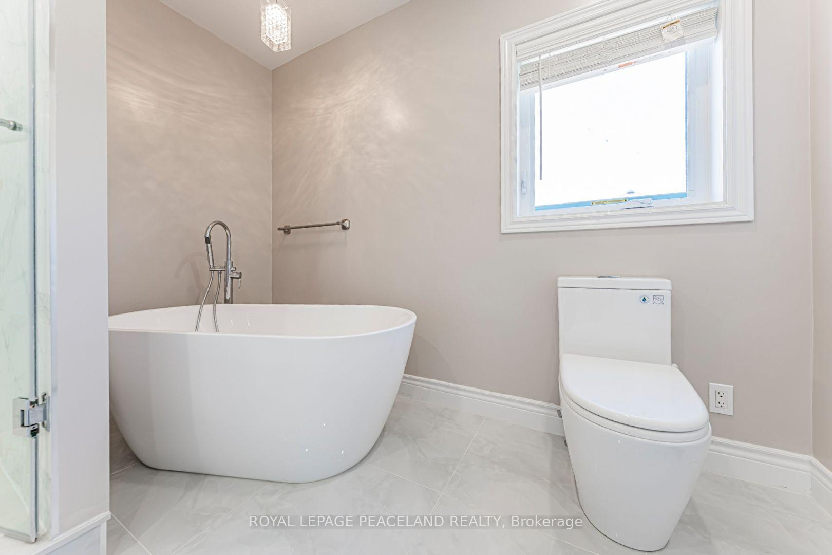 Photo 26 of 152 Flagstone Way, Newmarket, Woodland Hill — HOMEH