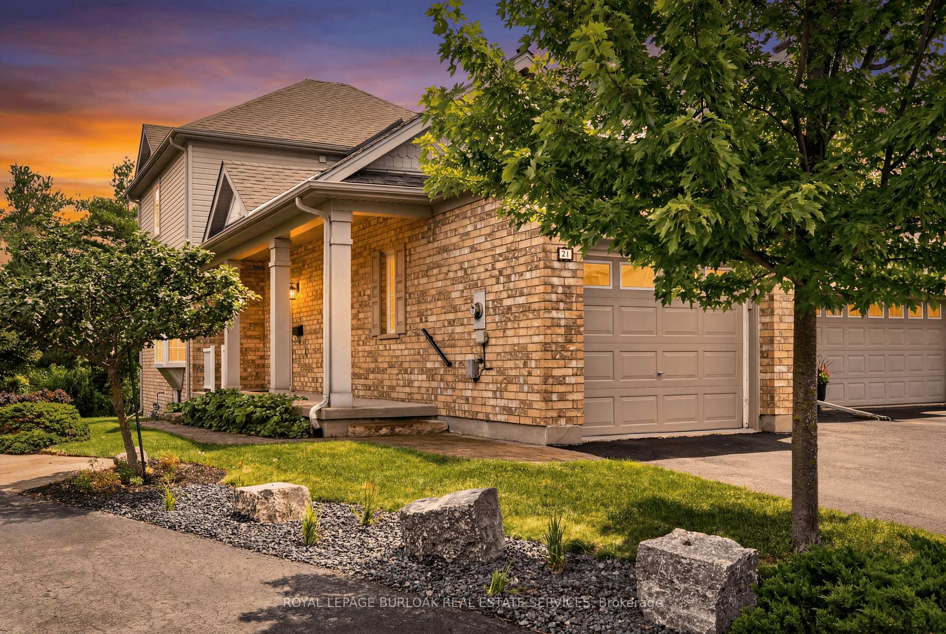 Photo 2 of 31 Spencer Crescent, Guelph, Pineridge/Westminster Woods — HOMEH