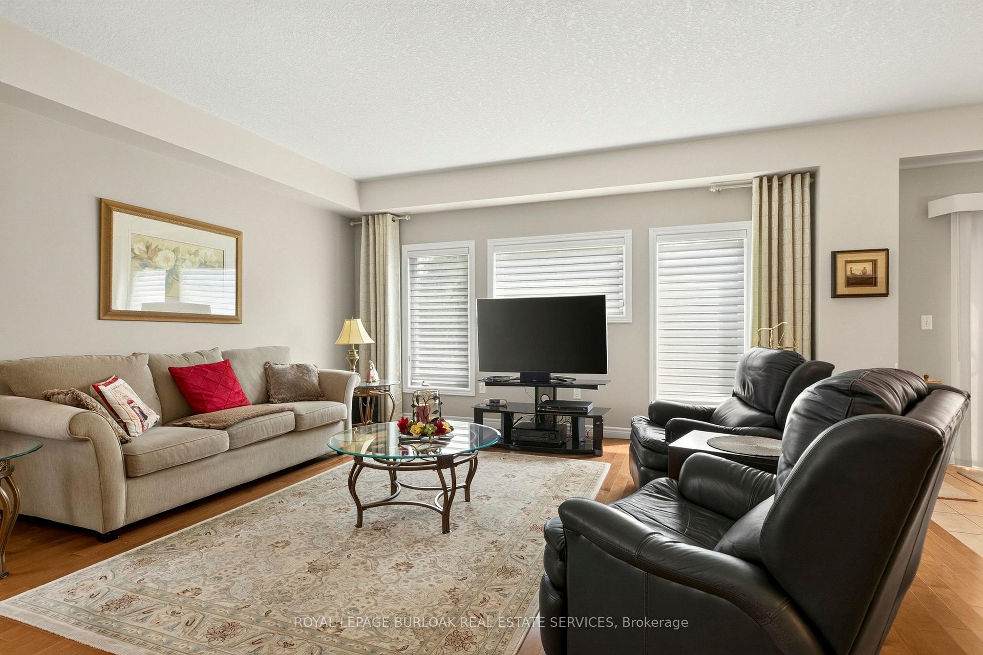 Photo 10 of 31 Spencer Crescent, Guelph, Pineridge/Westminster Woods — HOMEH