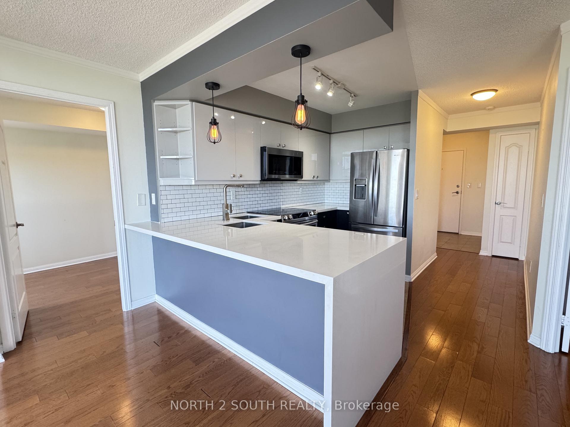 Front of Unit 1002, 1150 Parkwest Place