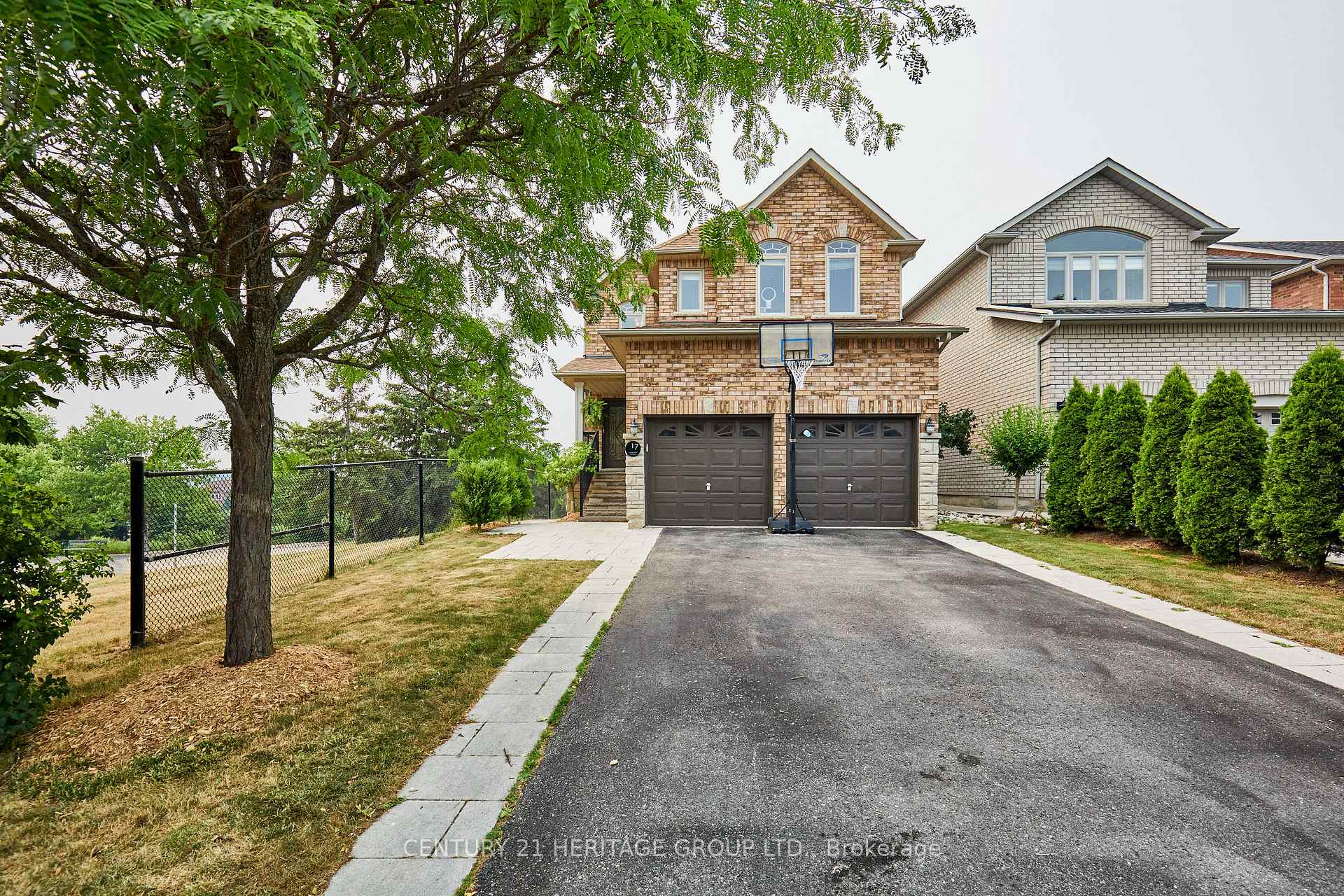 Photo 1 of 17 Shangrila Terrace, Caledon, Bolton West — HOMEH
