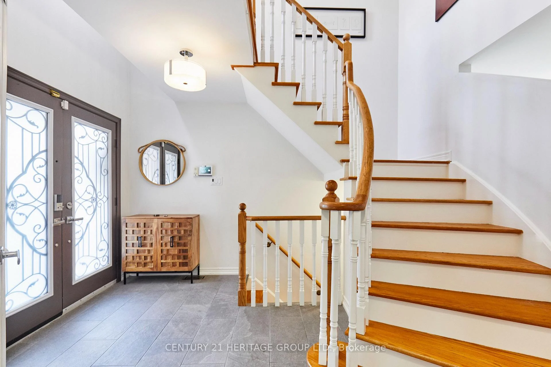 Photo 3 of 17 Shangrila Terrace, Caledon, Bolton West — HOMEH
