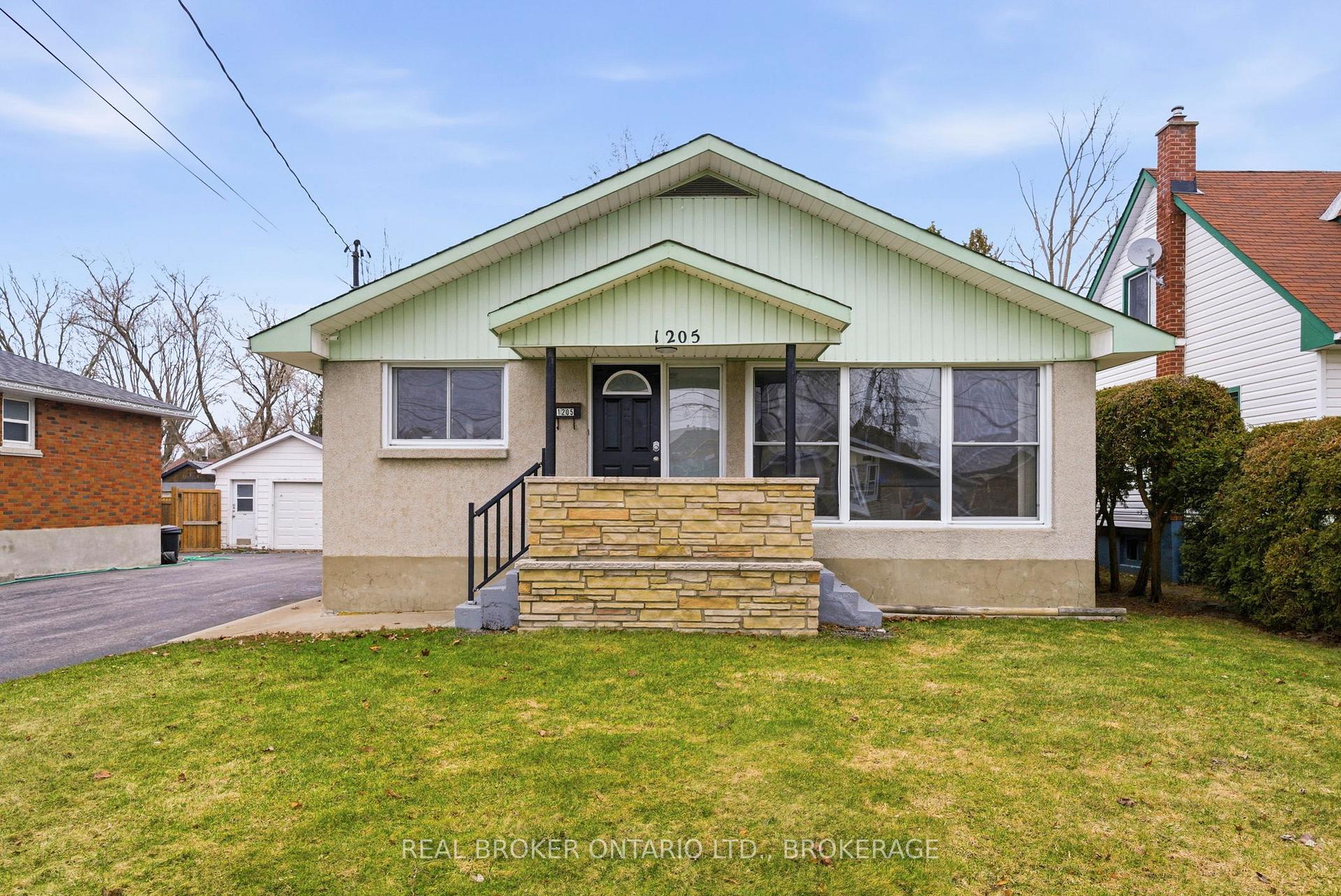 Photo 1 of 1205 Osborne Avenue, Cornwall, Cornwall — HOMEH