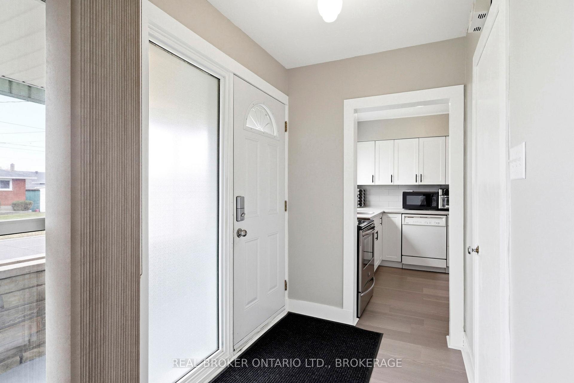 Photo 3 of 1205 Osborne Avenue, Cornwall, Cornwall — HOMEH