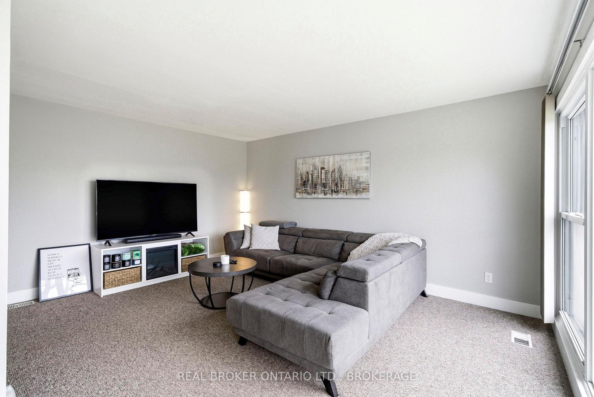 Photo 4 of 1205 Osborne Avenue, Cornwall, Cornwall — HOMEH