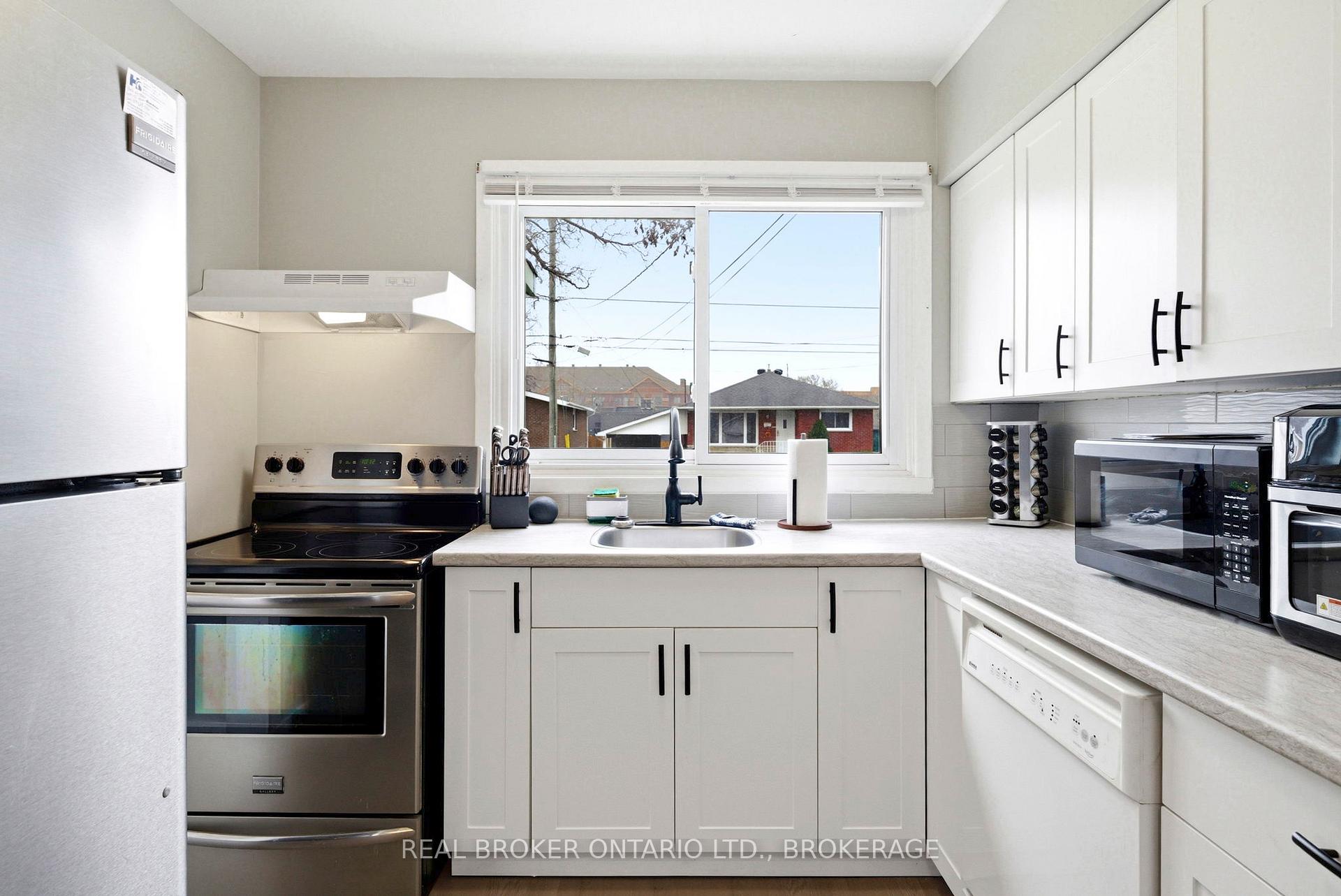 Photo 9 of 1205 Osborne Avenue, Cornwall, Cornwall — HOMEH