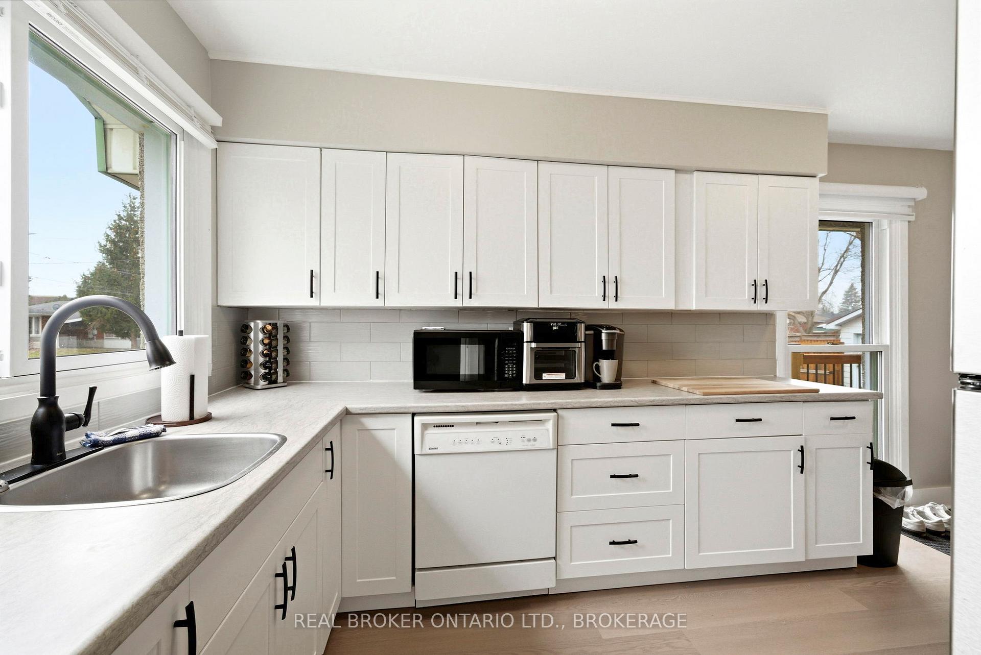 Photo 10 of 1205 Osborne Avenue, Cornwall, Cornwall — HOMEH