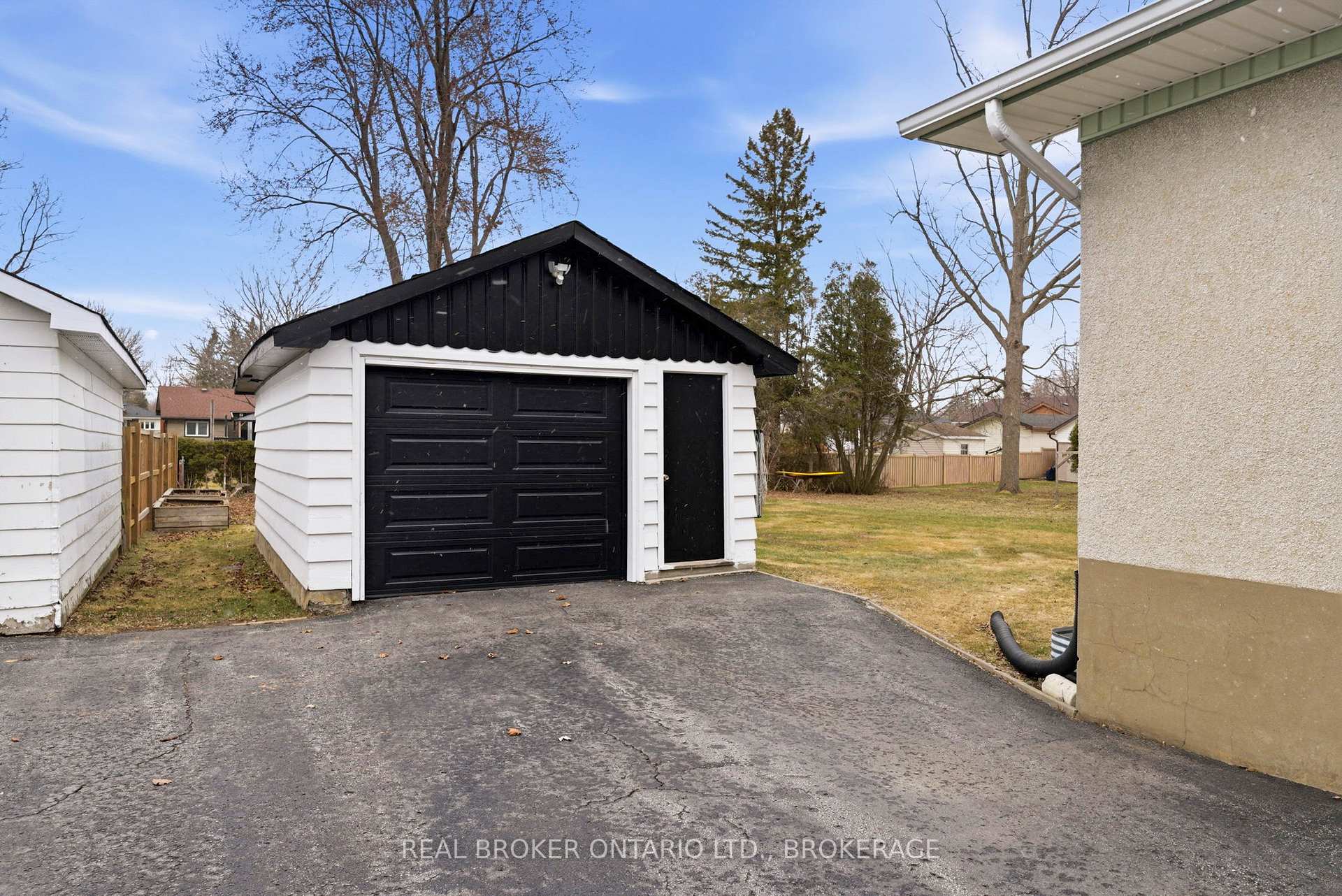 Photo 19 of 1205 Osborne Avenue, Cornwall, Cornwall — HOMEH