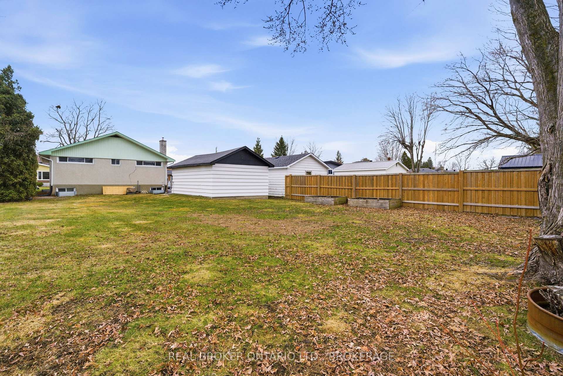 Photo 21 of 1205 Osborne Avenue, Cornwall, Cornwall — HOMEH