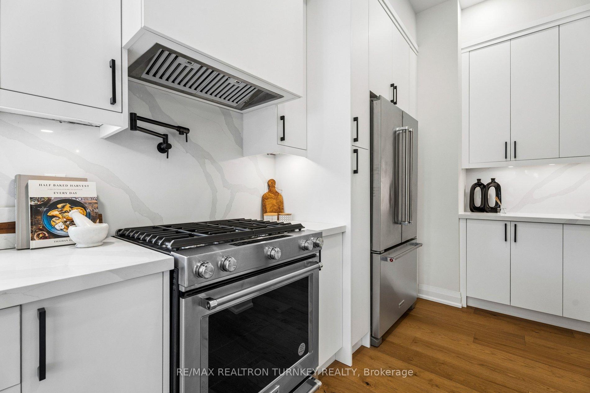 Photo 10 of 271 Main Street N, Uxbridge — HOMEH