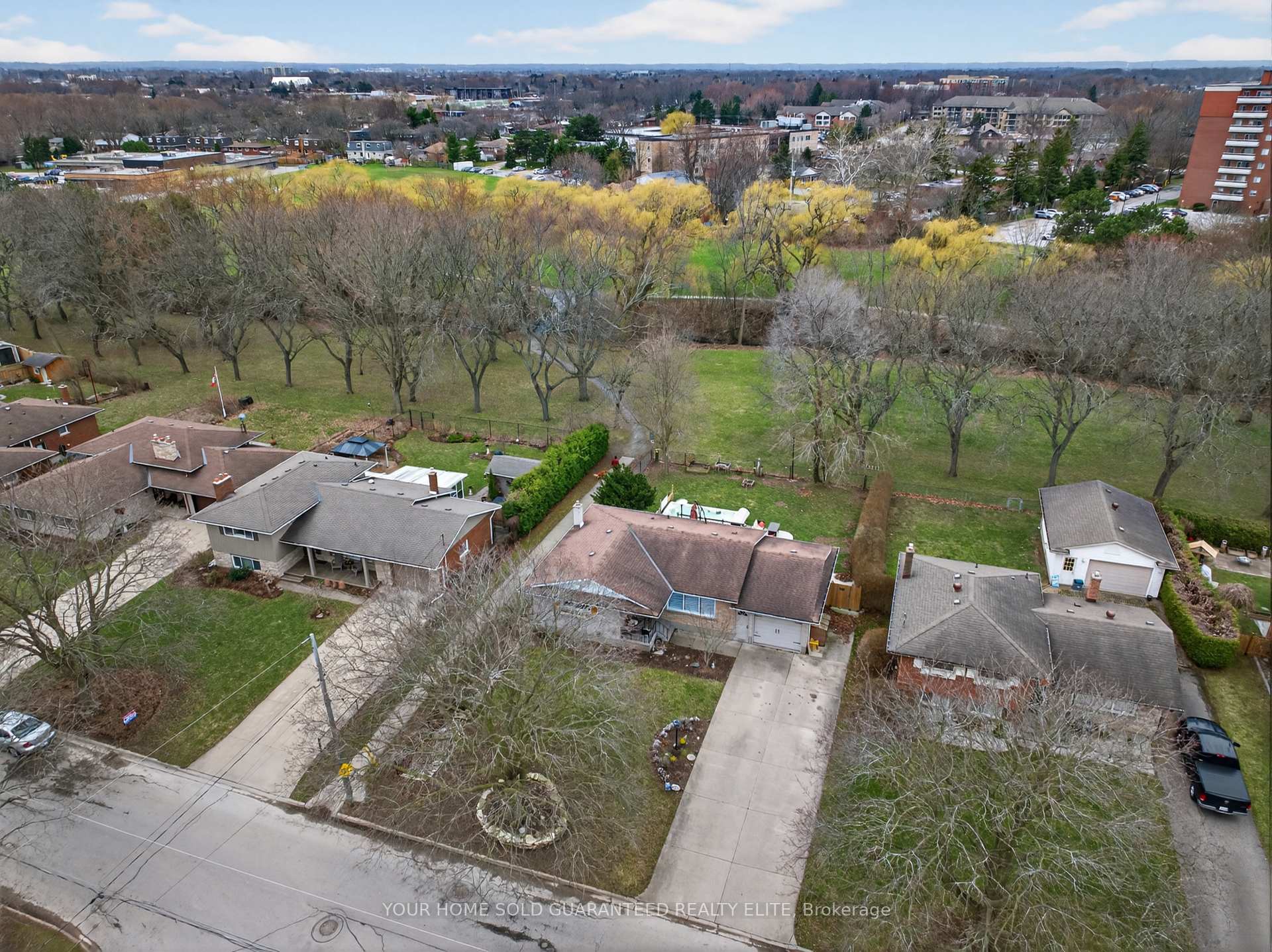 Photo 3 of 79 Prince Charles Drive, St. Catharines, Lakeport — HOMEH