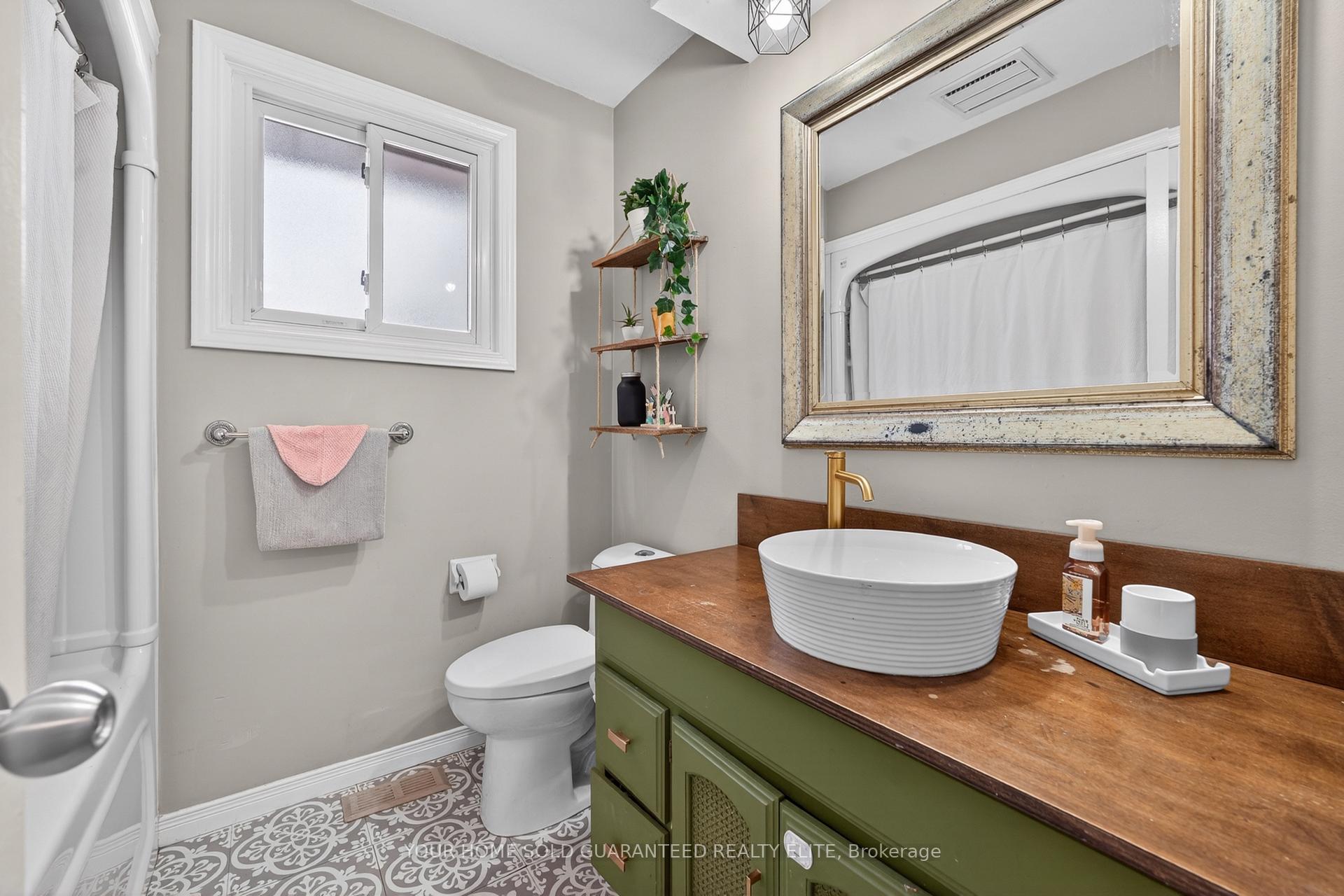 Photo 16 of 79 Prince Charles Drive, St. Catharines, Lakeport — HOMEH
