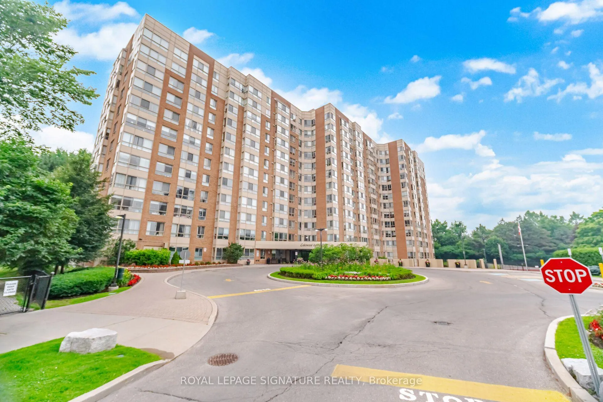 Photo 2 of Unit 411, 1485 Lakeshore Road E, Mississauga, Lakeview — HOMEH