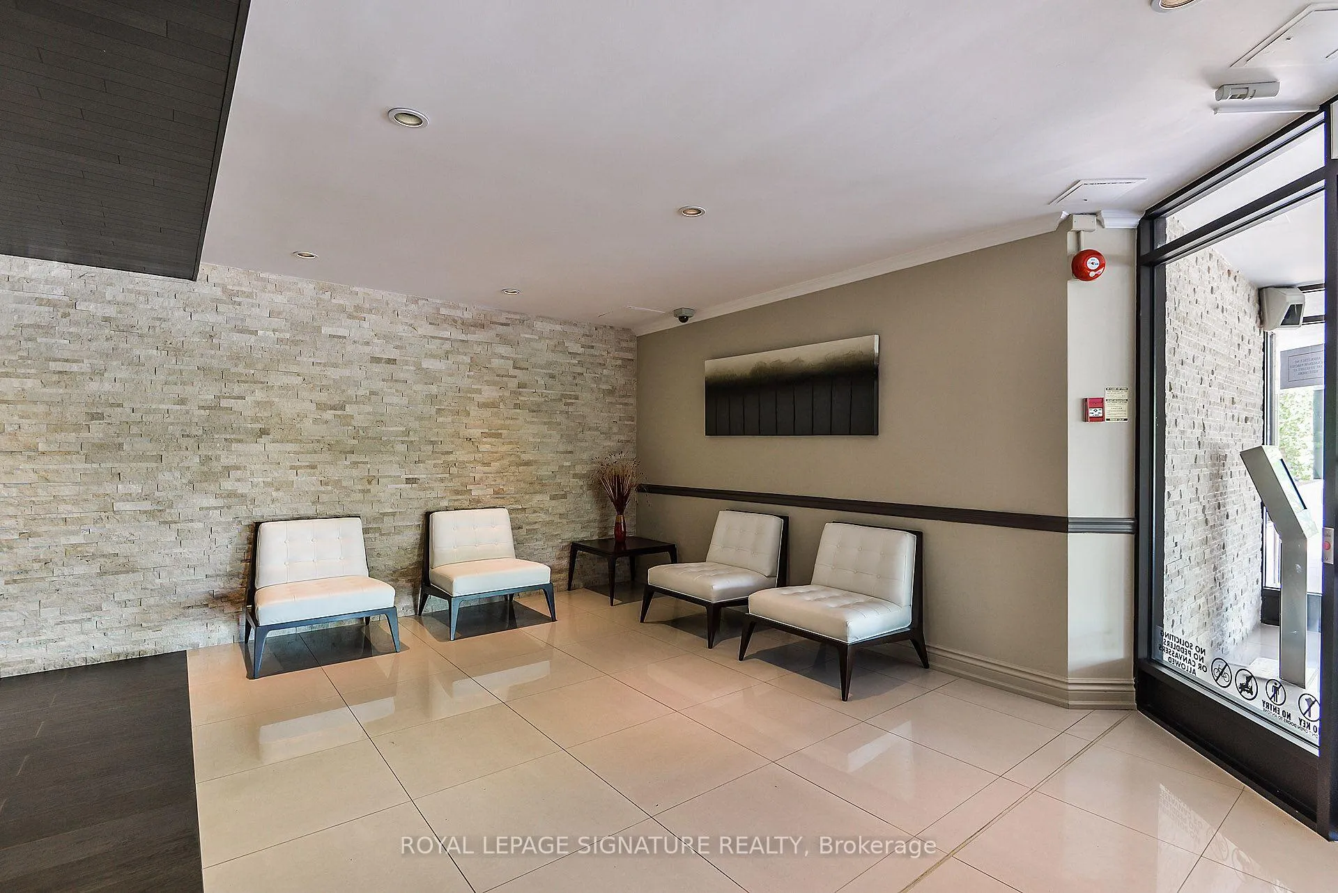 Photo 4 of Unit 411, 1485 Lakeshore Road E, Mississauga, Lakeview — HOMEH