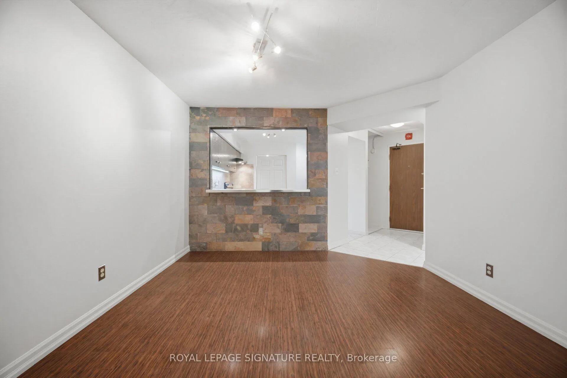 Photo 15 of Unit 411, 1485 Lakeshore Road E, Mississauga, Lakeview — HOMEH
