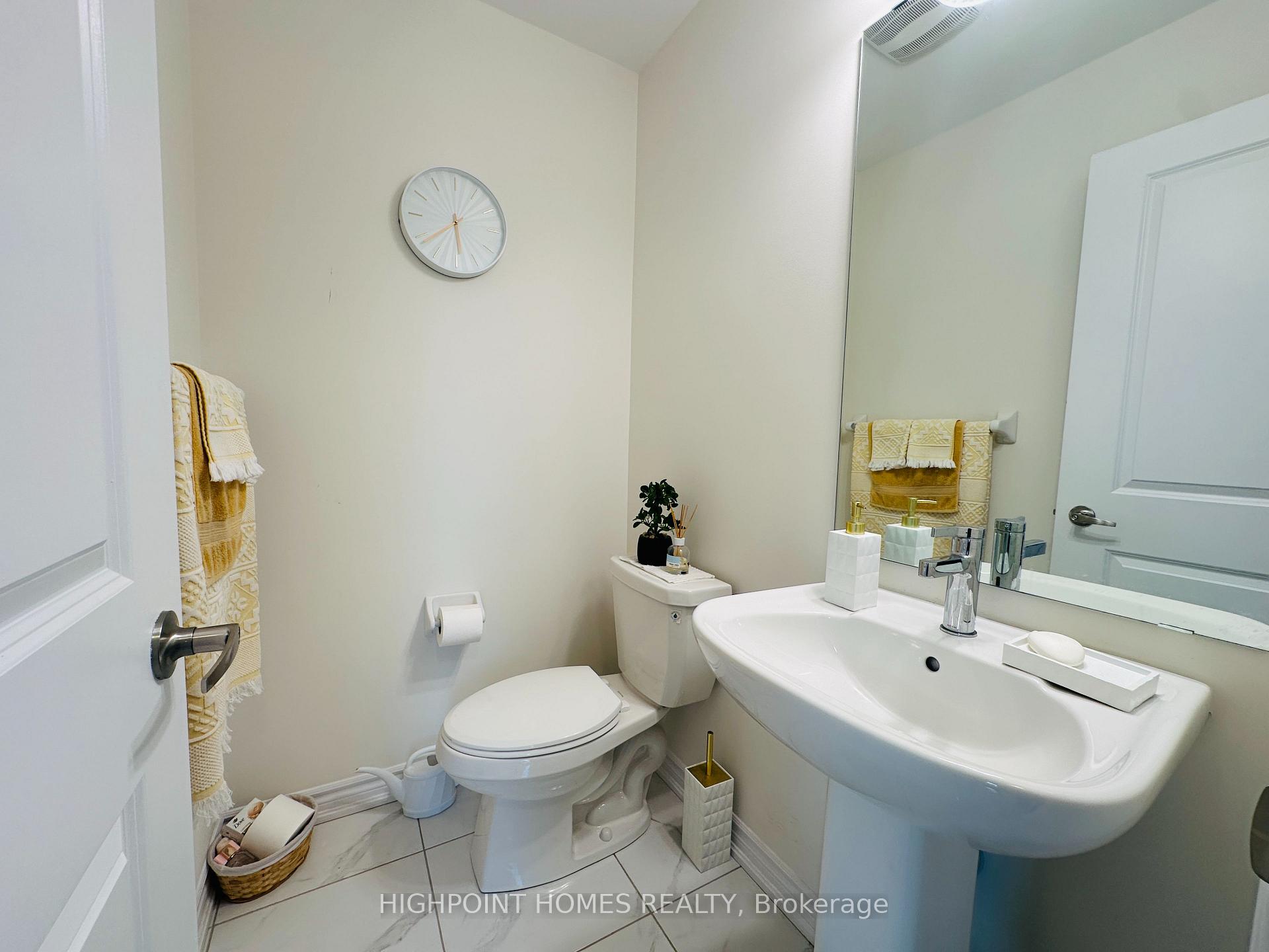Photo 8 of 296 Carnwith Drive E, Whitby, Brooklin — HOMEH