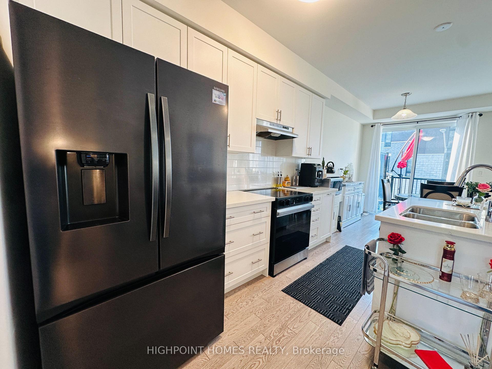 Photo 16 of 296 Carnwith Drive E, Whitby, Brooklin — HOMEH