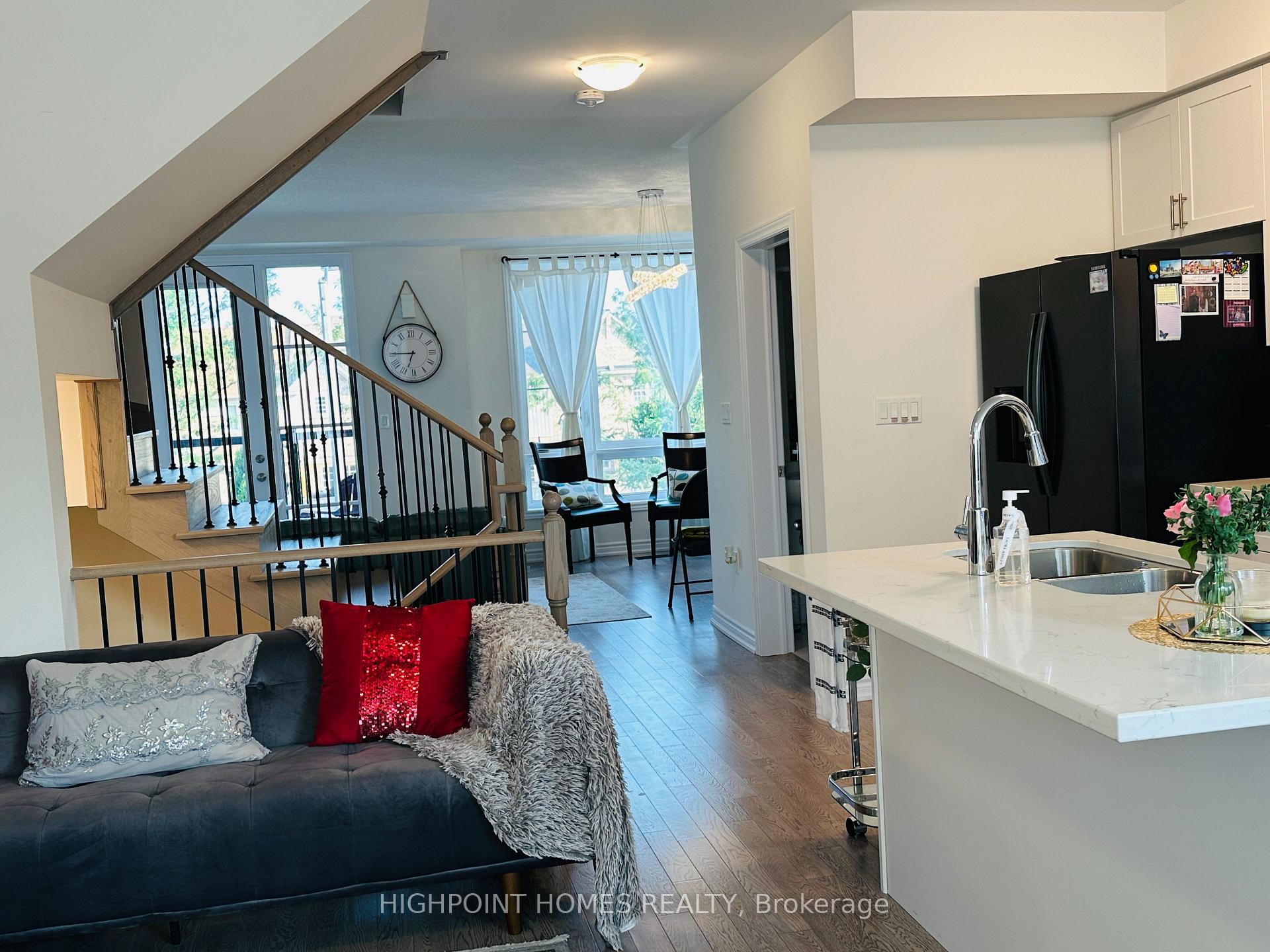 Photo 19 of 296 Carnwith Drive E, Whitby, Brooklin — HOMEH