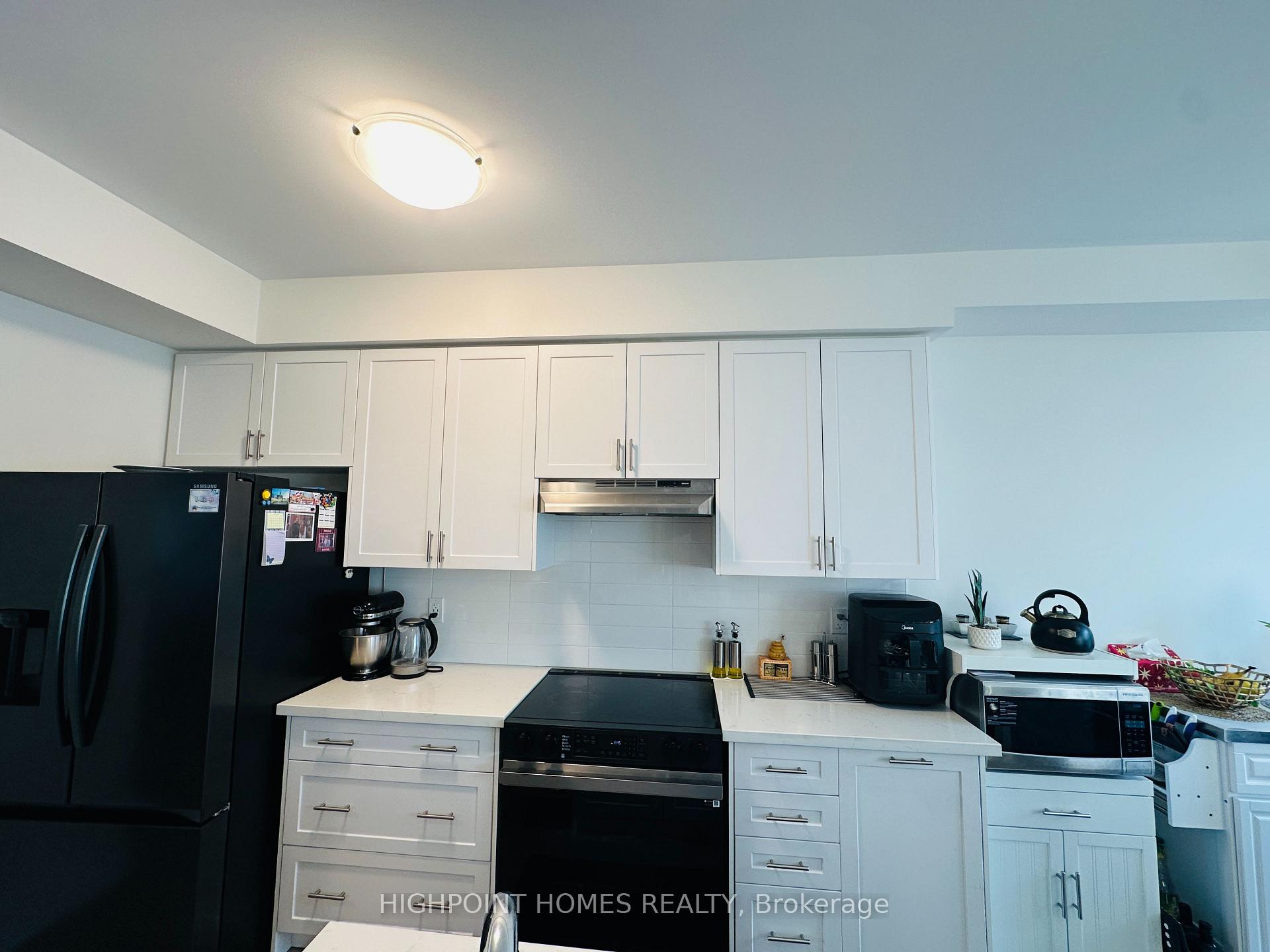 Photo 20 of 296 Carnwith Drive E, Whitby, Brooklin — HOMEH
