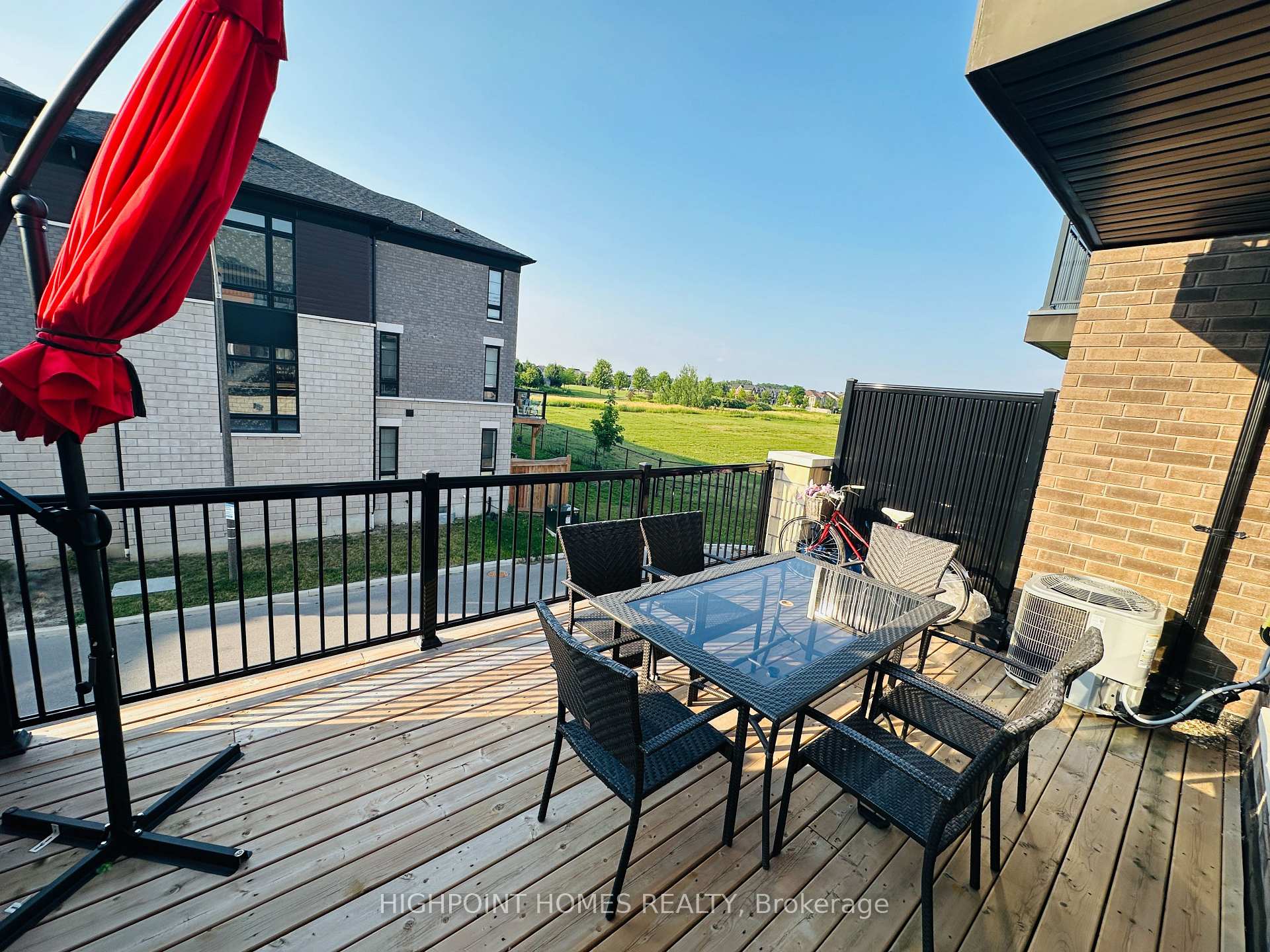 Photo 22 of 296 Carnwith Drive E, Whitby, Brooklin — HOMEH
