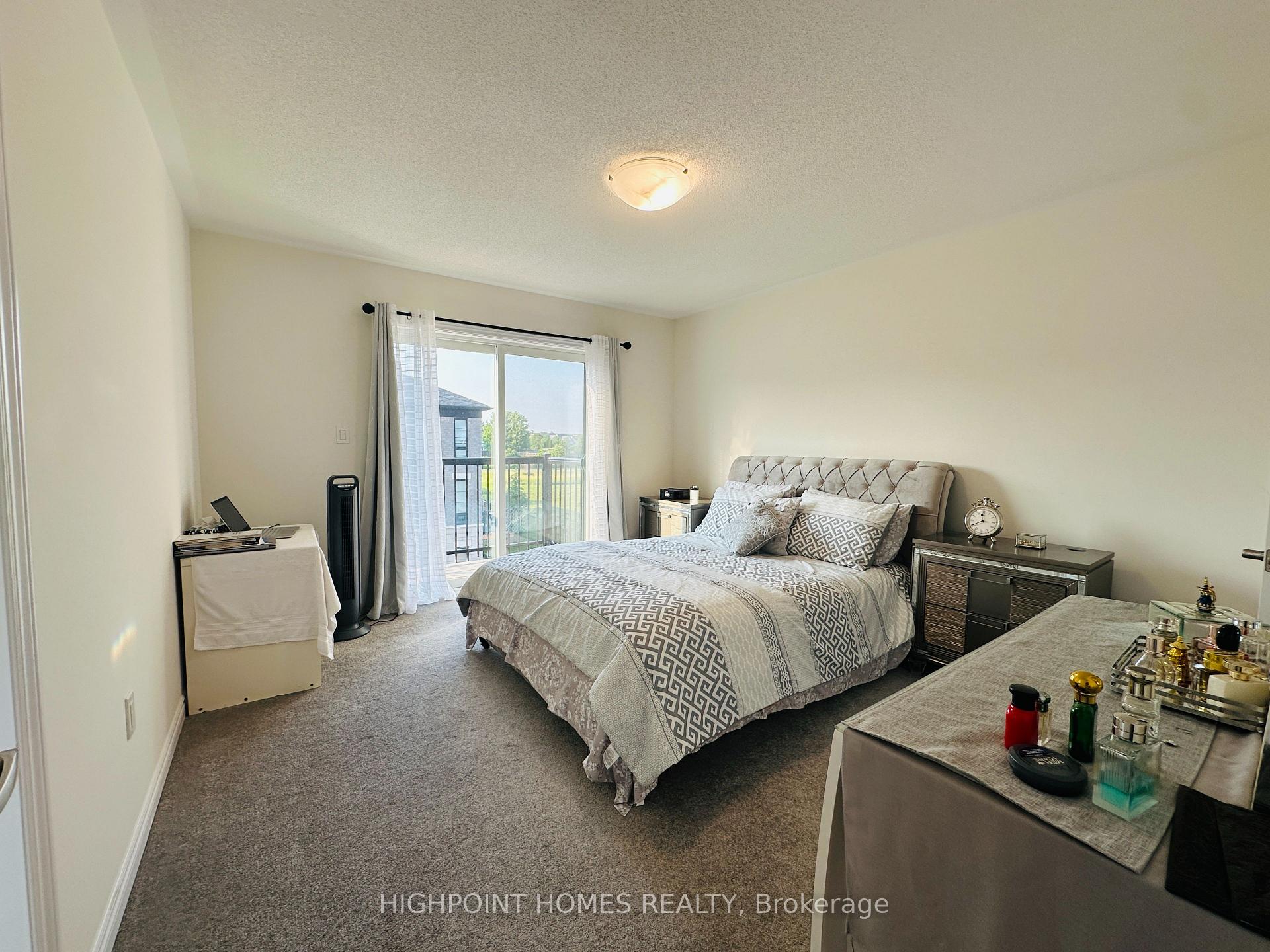 Photo 23 of 296 Carnwith Drive E, Whitby, Brooklin — HOMEH