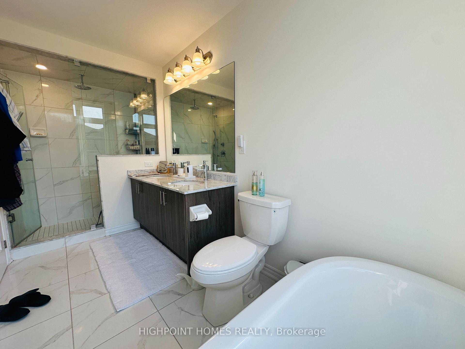 Photo 26 of 296 Carnwith Drive E, Whitby, Brooklin — HOMEH