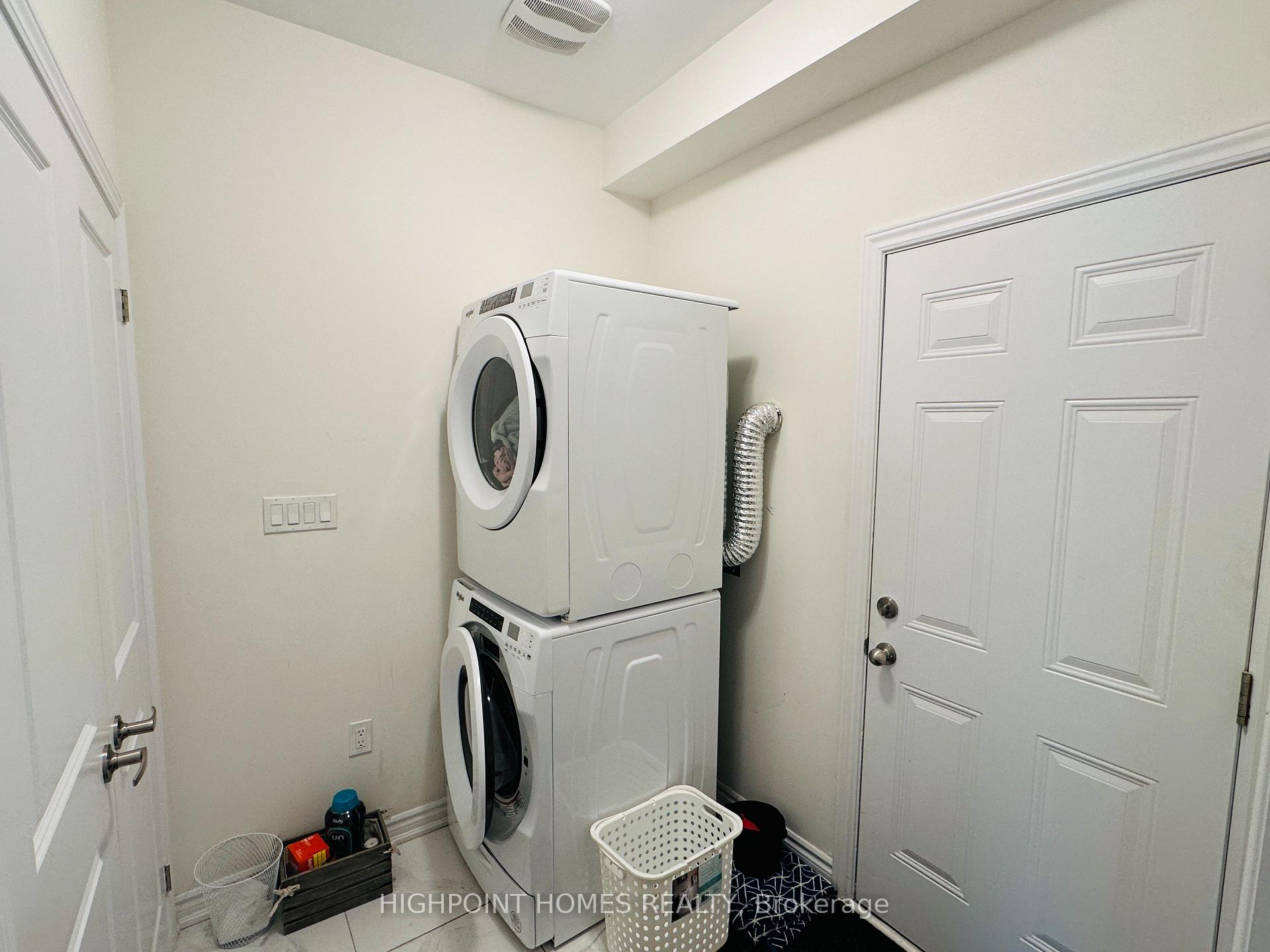 Photo 33 of 296 Carnwith Drive E, Whitby, Brooklin — HOMEH