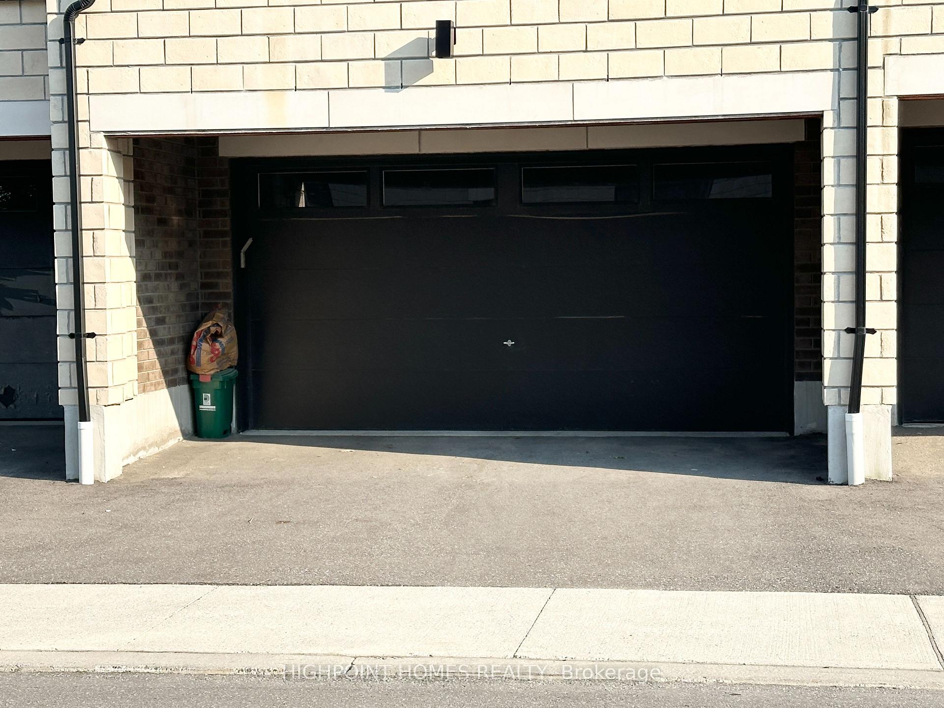 Photo 40 of 296 Carnwith Drive E, Whitby, Brooklin — HOMEH