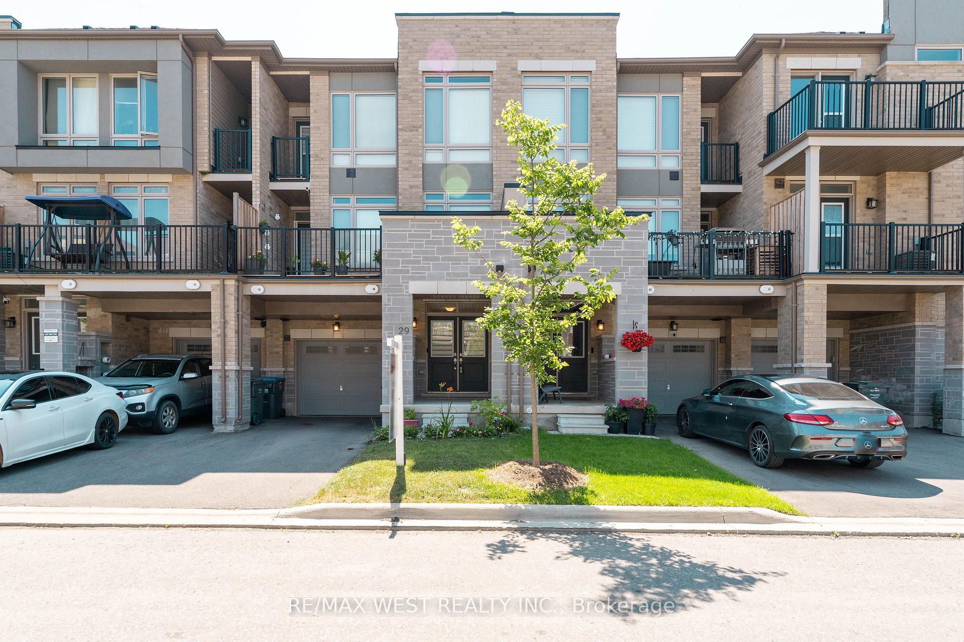 Photo 3 of 29 Arrowview Drive, Brampton, Northwest Brampton — HOMEH