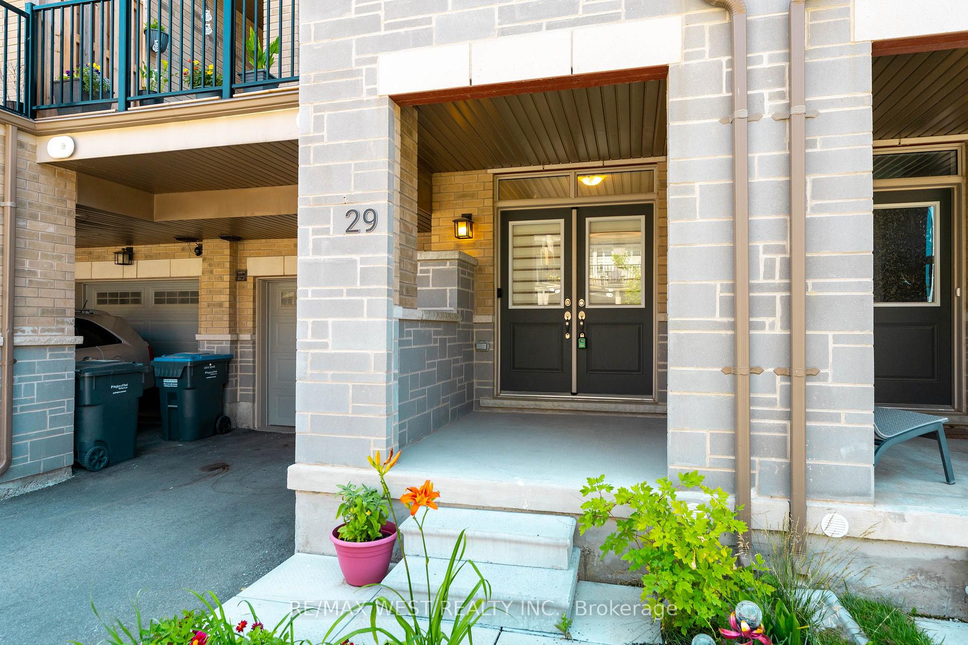 Photo 5 of 29 Arrowview Drive, Brampton, Northwest Brampton — HOMEH