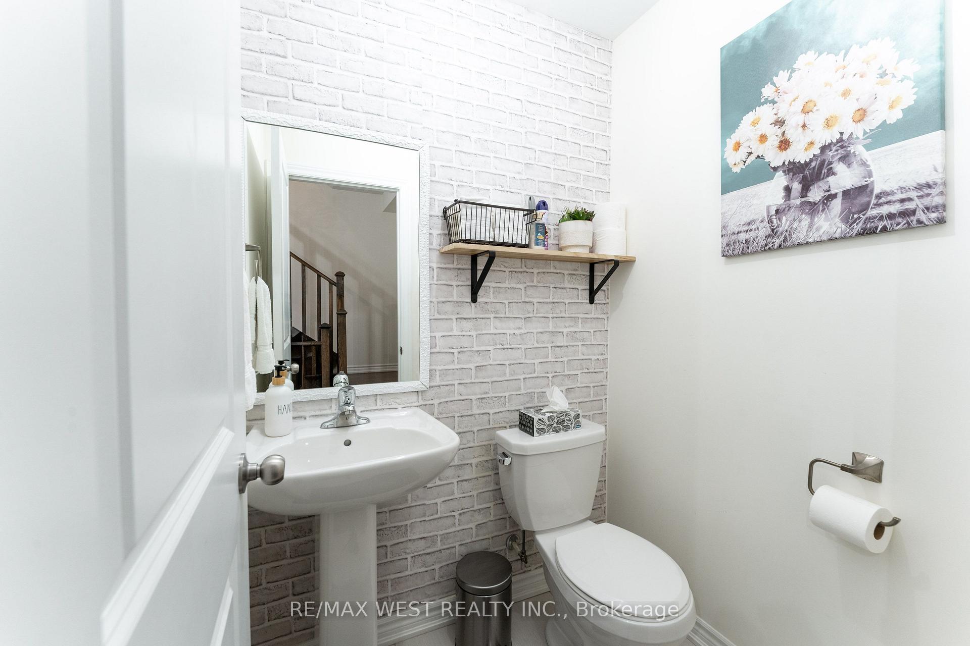 Photo 13 of 29 Arrowview Drive, Brampton, Northwest Brampton — HOMEH