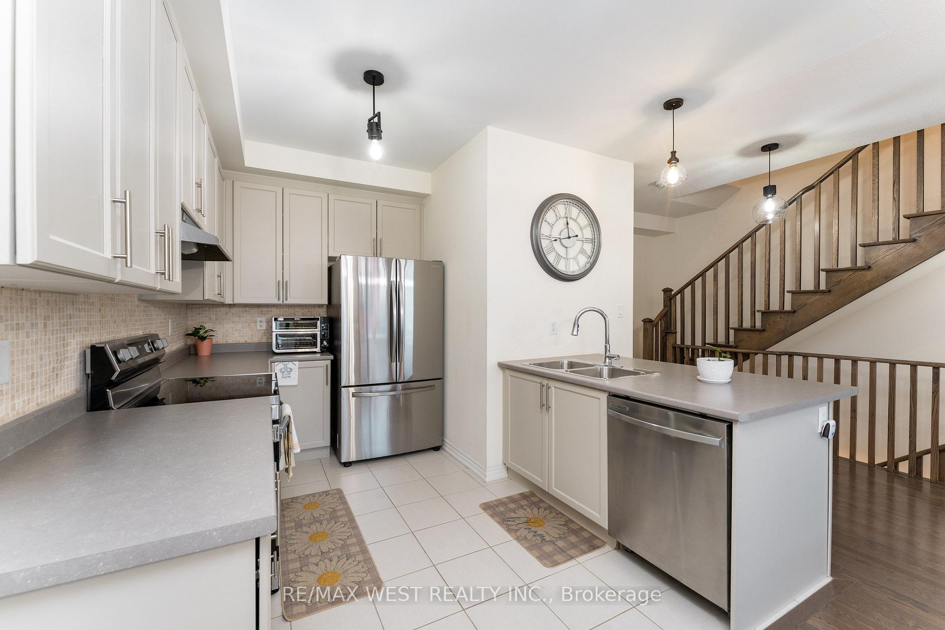 Photo 19 of 29 Arrowview Drive, Brampton, Northwest Brampton — HOMEH