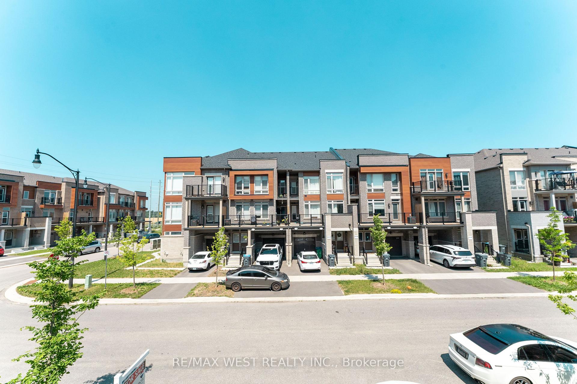 Photo 23 of 29 Arrowview Drive, Brampton, Northwest Brampton — HOMEH