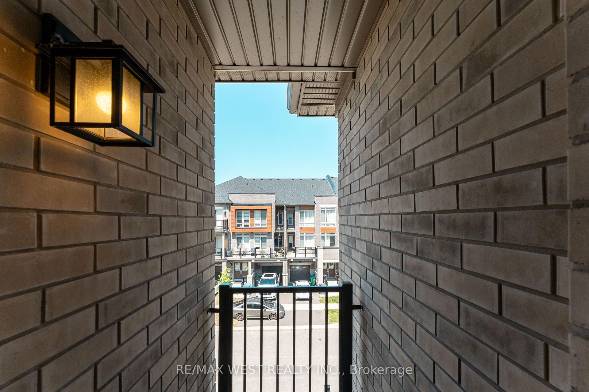 Photo 34 of 29 Arrowview Drive, Brampton, Northwest Brampton — HOMEH