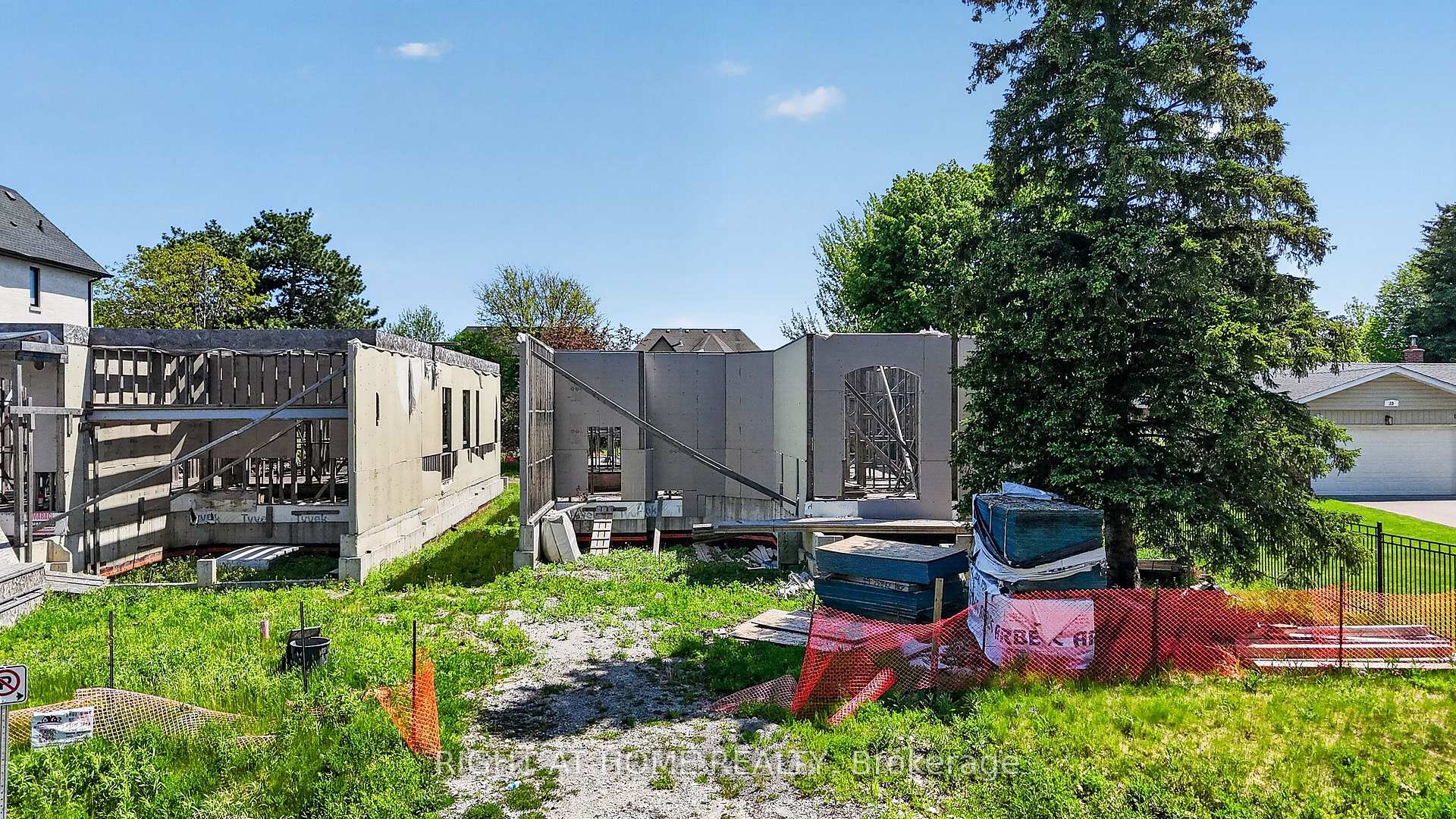 Photo 2 of 21 Long Hill Drive, Richmond Hill, Jefferson — HOMEH