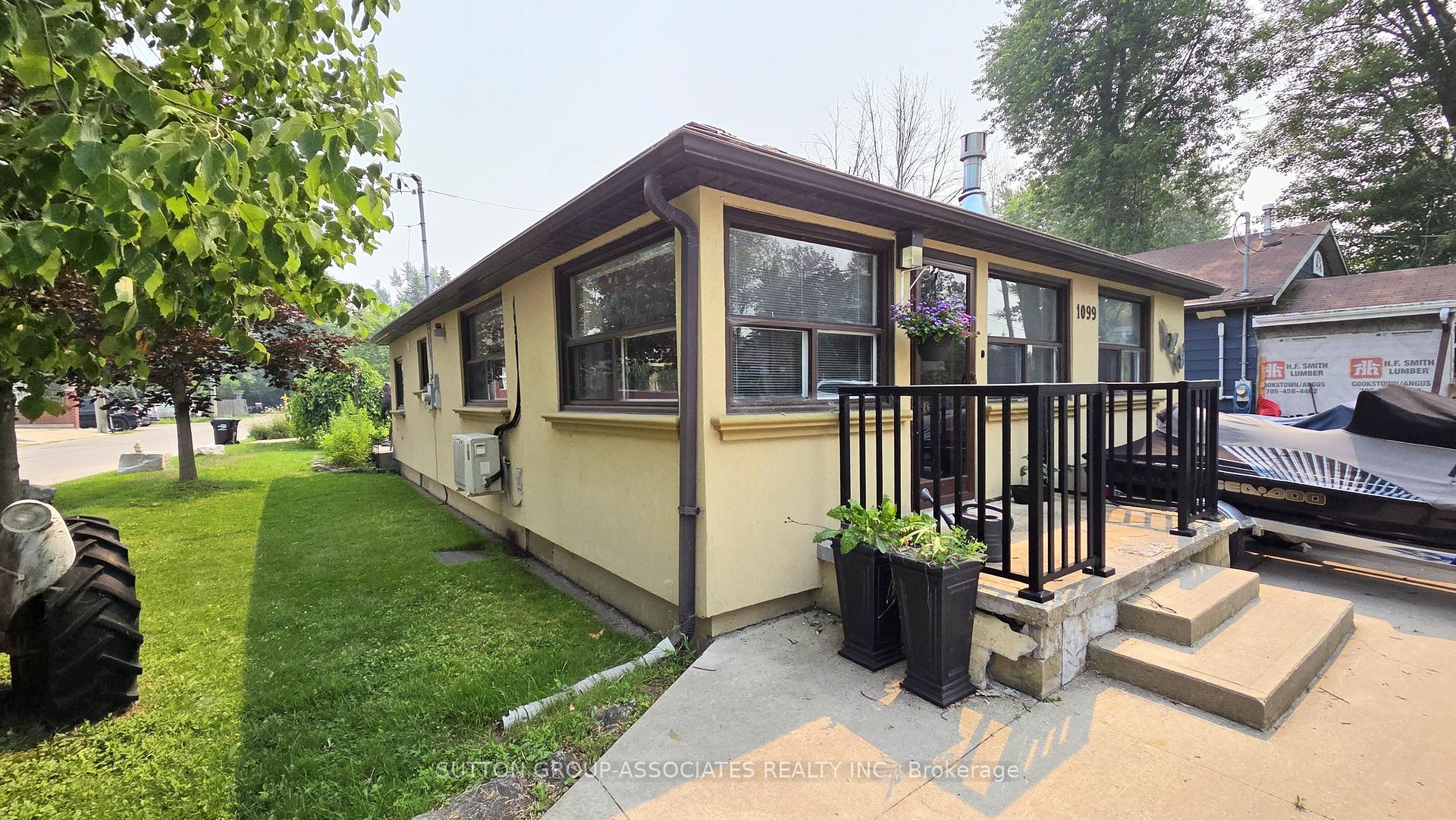 Photo of 1099 Poplar Drive