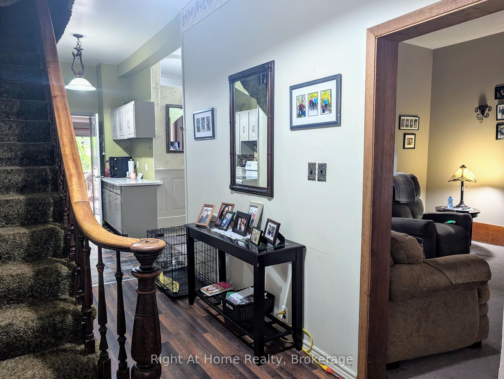 Photo 3 of 142 Douro St Street, Stratford — HOMEH