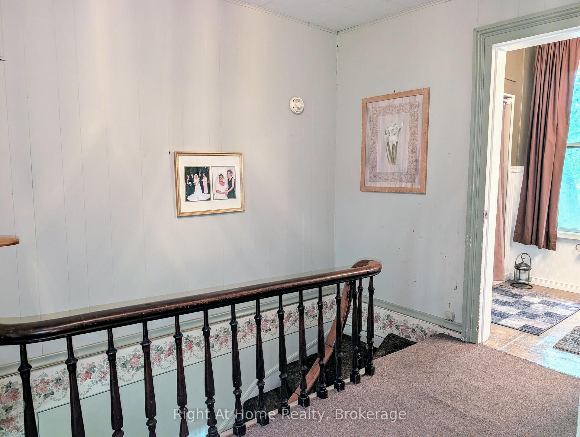 Photo 11 of 142 Douro St Street, Stratford — HOMEH
