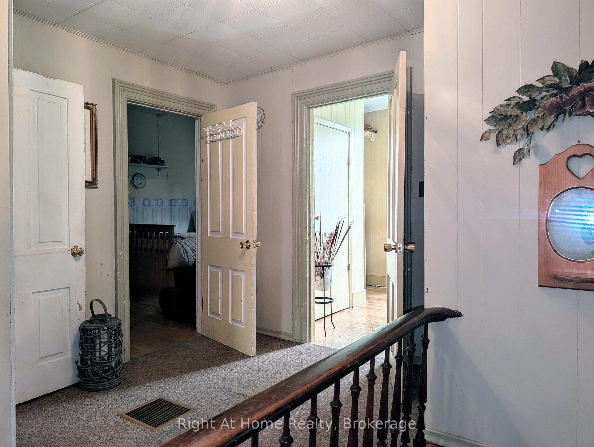 Photo 12 of 142 Douro St Street, Stratford — HOMEH