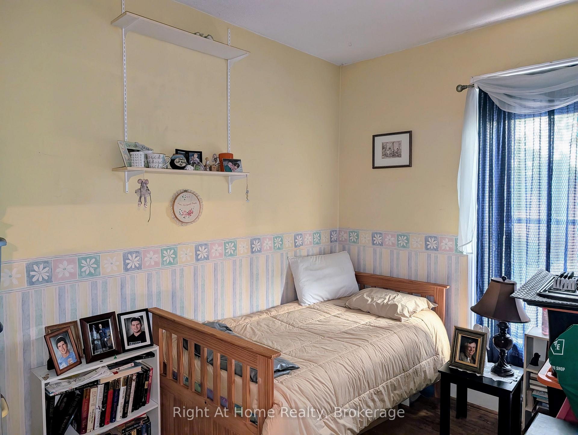 Photo 15 of 142 Douro St Street, Stratford — HOMEH
