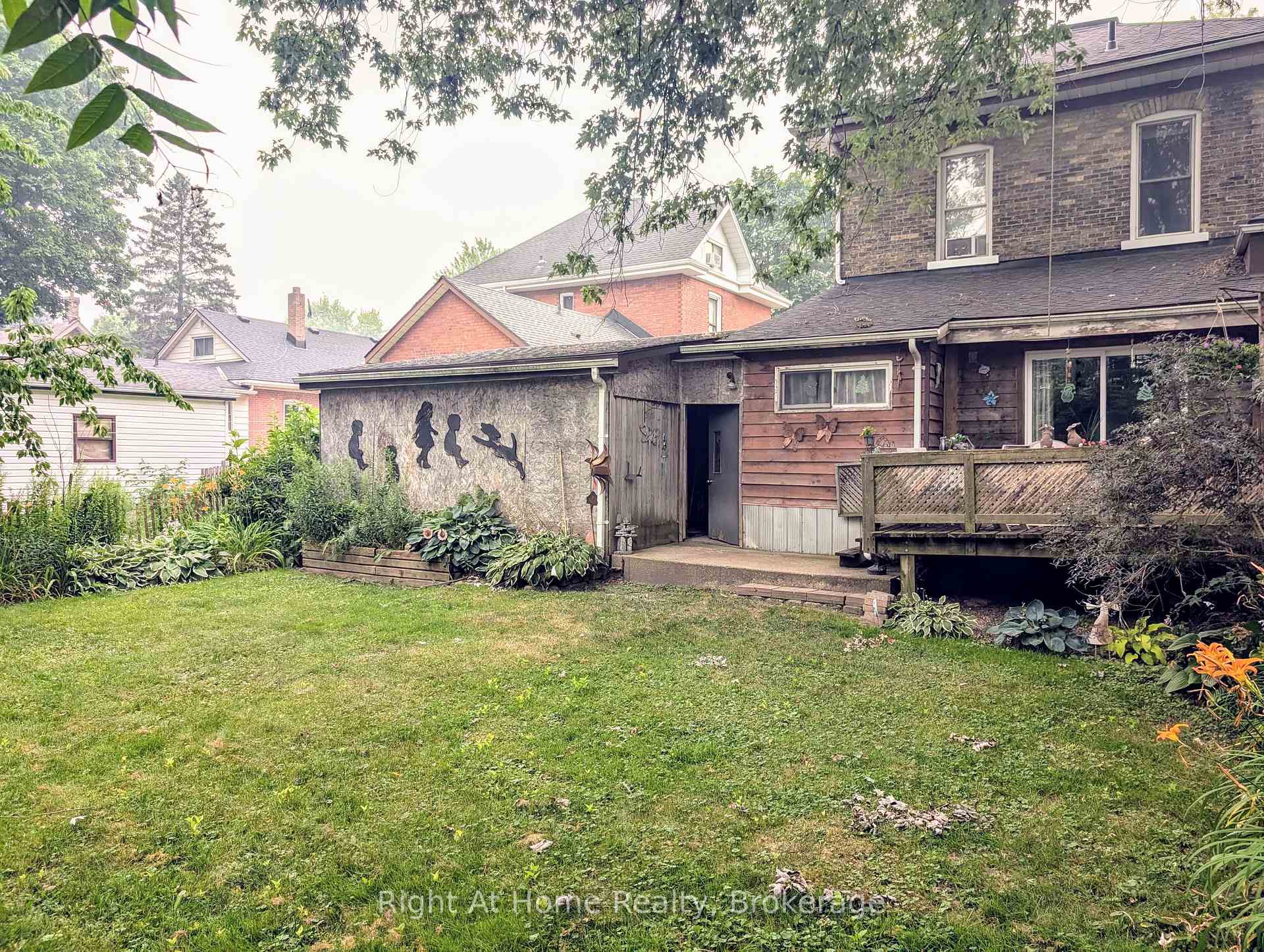 Photo 20 of 142 Douro St Street, Stratford — HOMEH