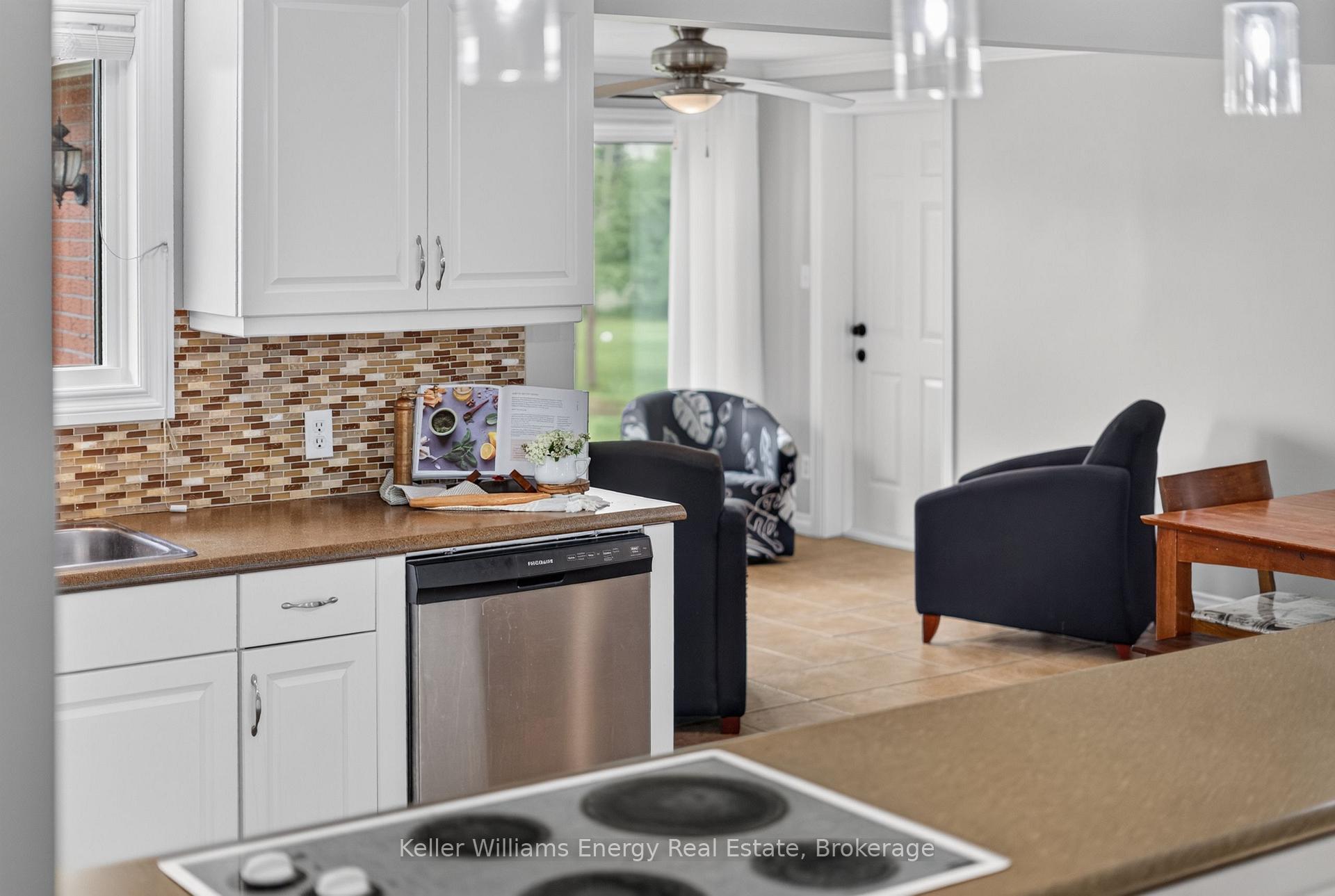 Photo 10 of 1155 County Road 4, Prince Edward County, Hallowell Ward — HOMEH