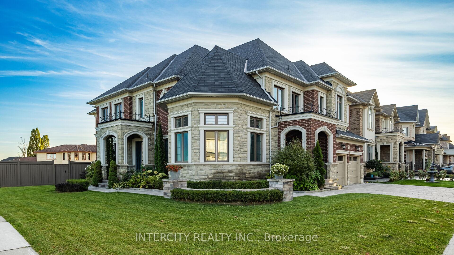 Photo 2 of 29 Chiming Road, Brampton, Toronto Gore Rural Estate — HOMEH