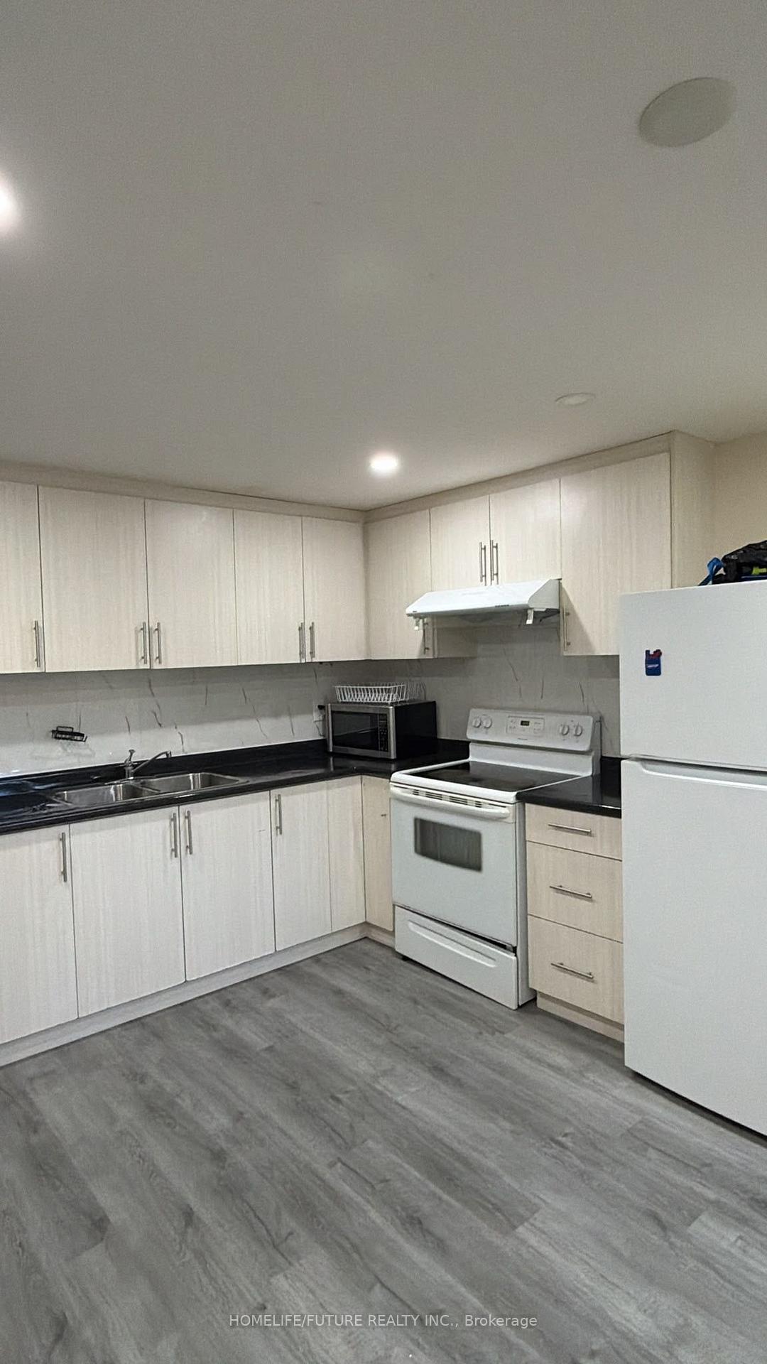 Photo 5 of Unit Bsmt, 21 Floribunda Crescent, Brampton, Bramalea West Industrial — HOMEH