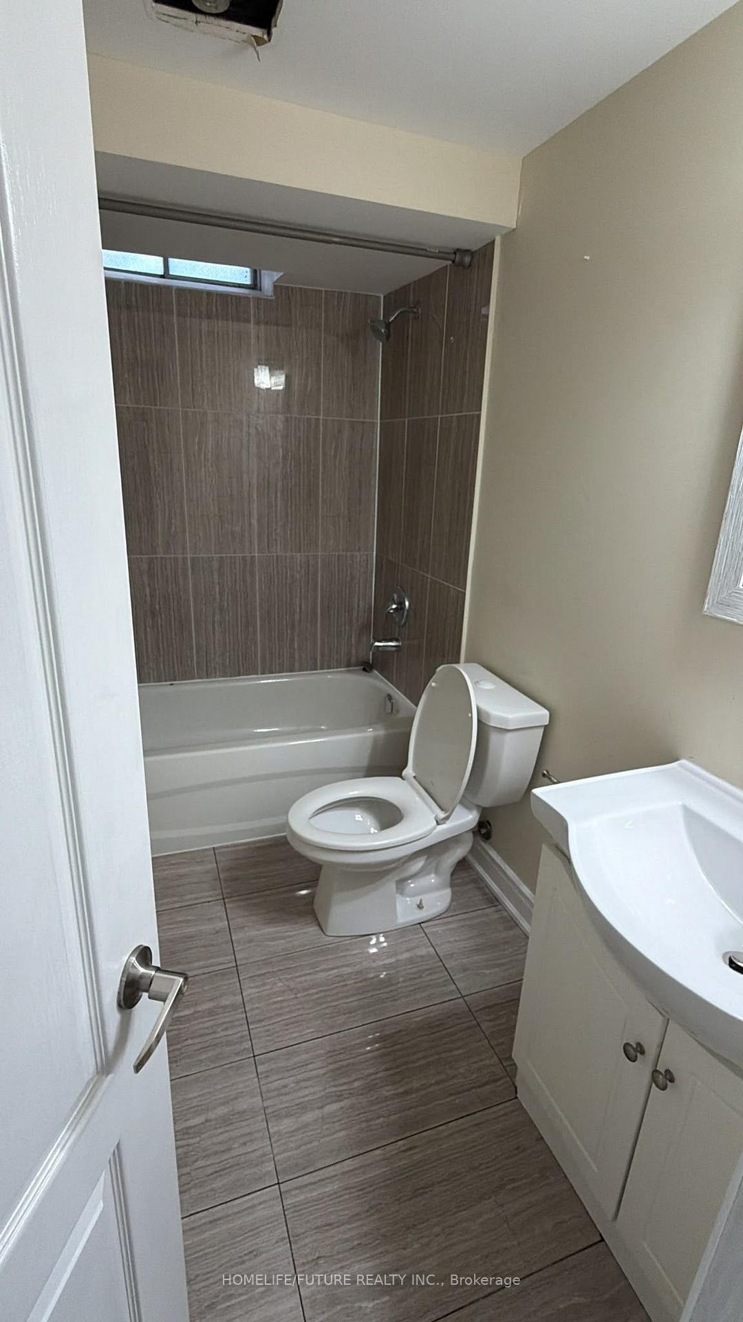 Photo 8 of Unit Bsmt, 21 Floribunda Crescent, Brampton, Bramalea West Industrial — HOMEH