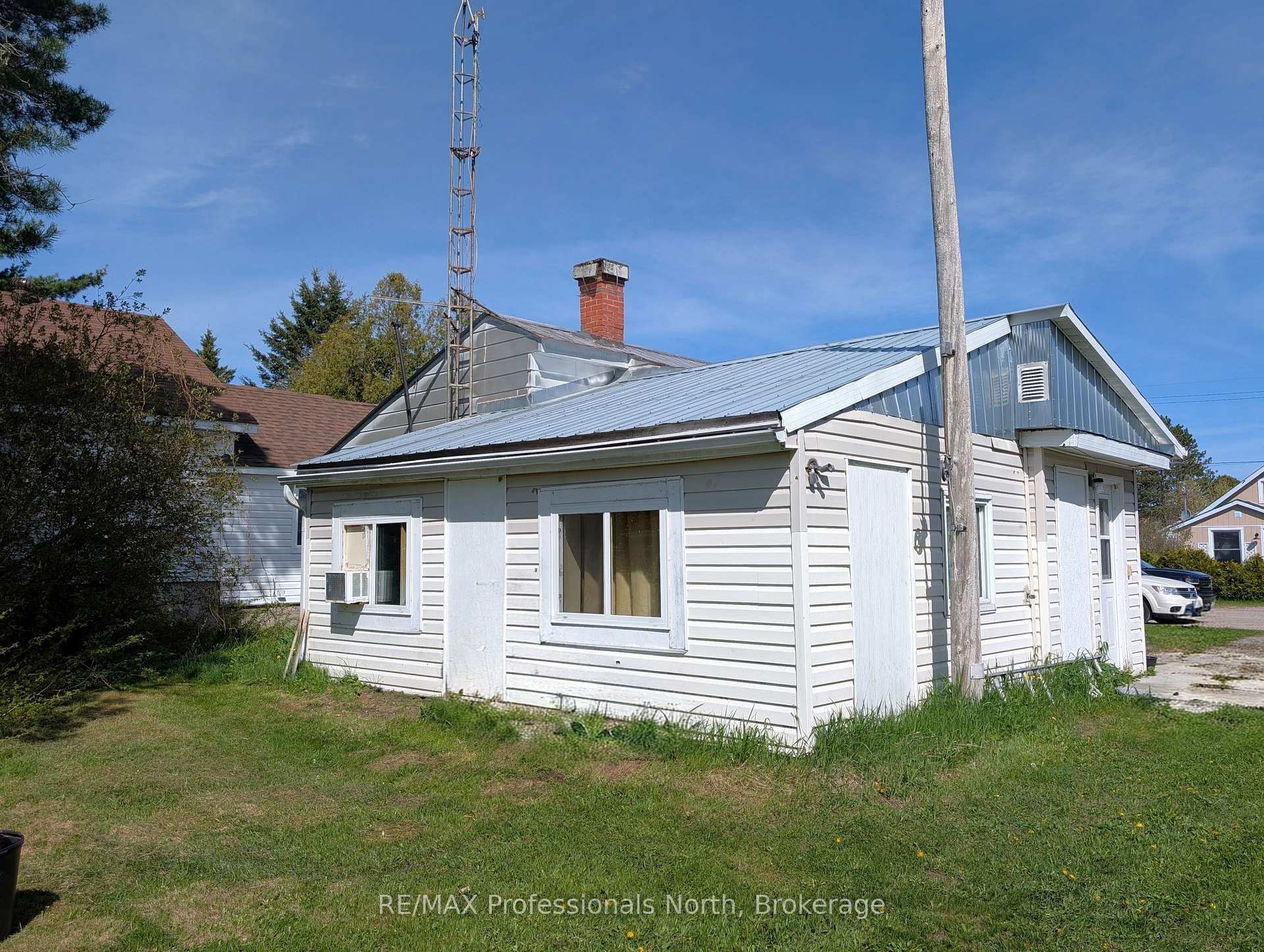 Photo 2 of 61 Riverside Avenue, South River — HOMEH
